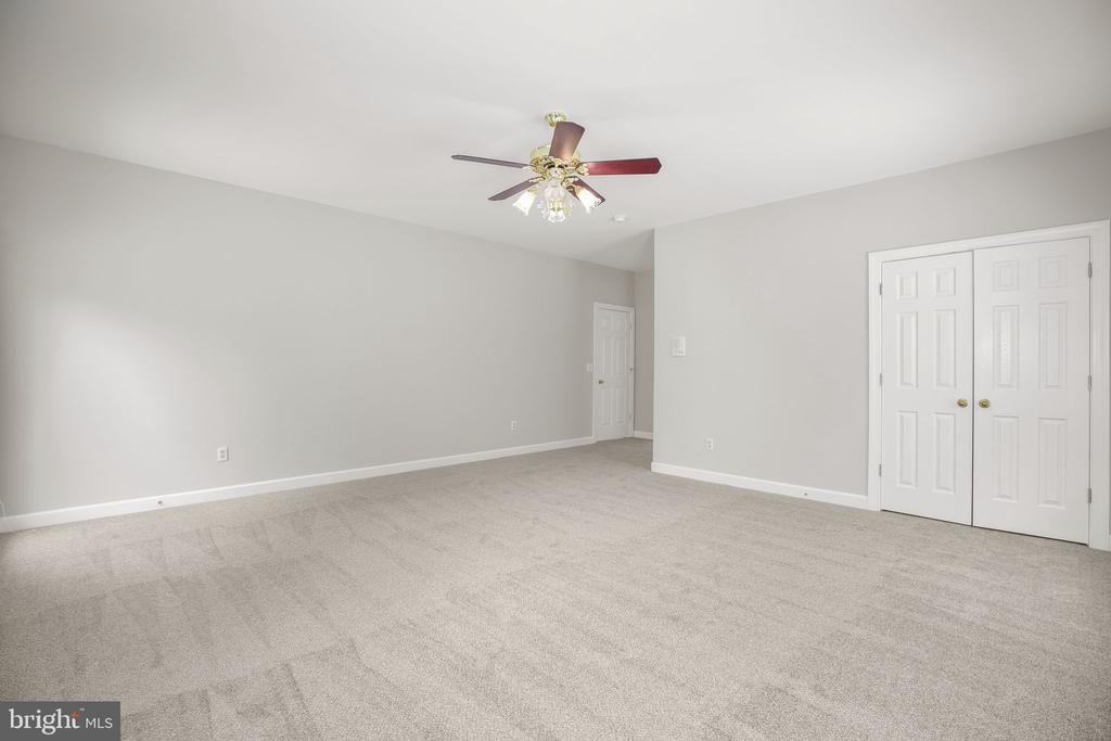 839 QUEEN ANNE DRIVE