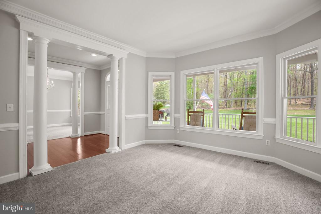 839 QUEEN ANNE DRIVE