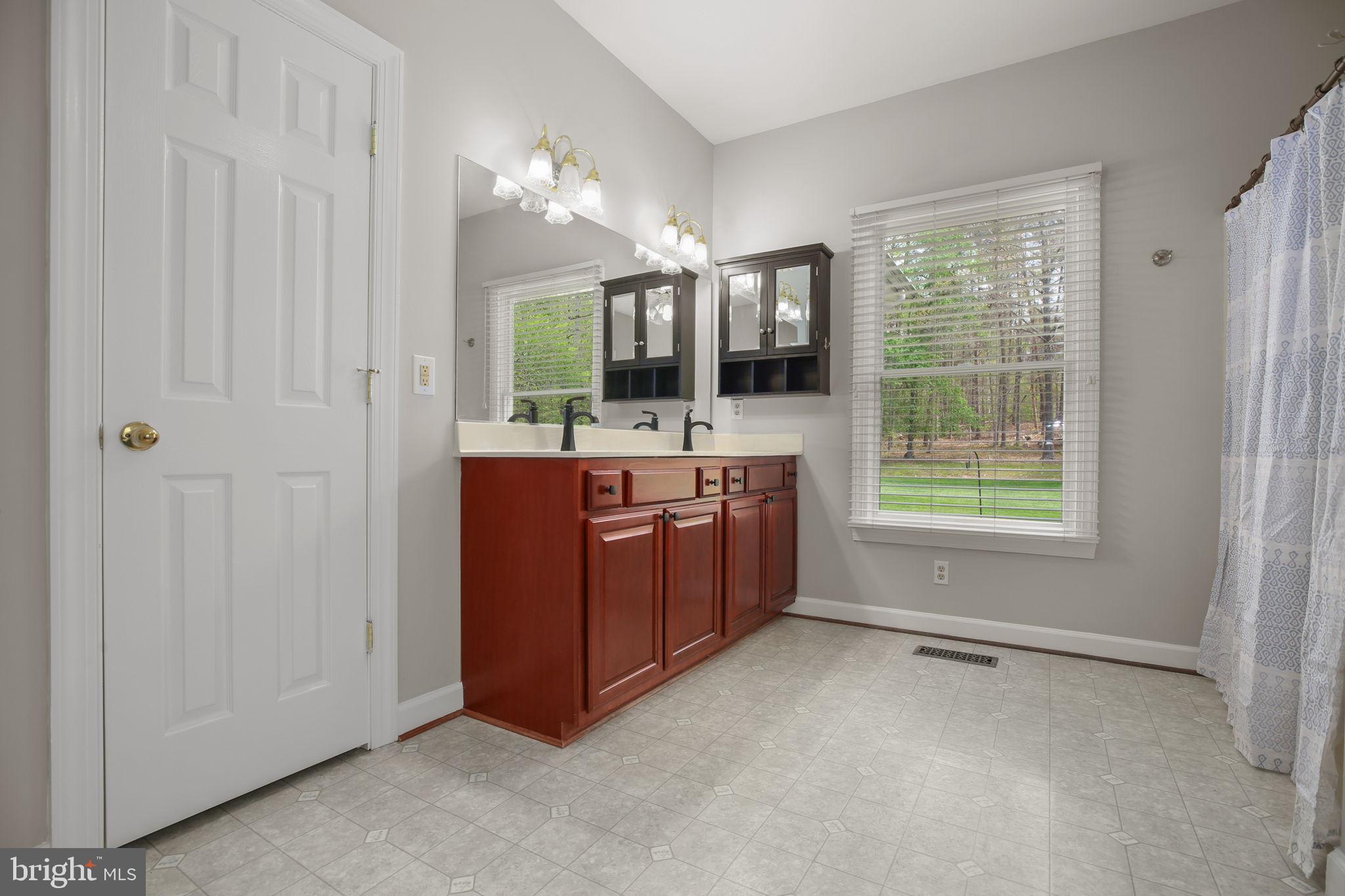 839 QUEEN ANNE DRIVE