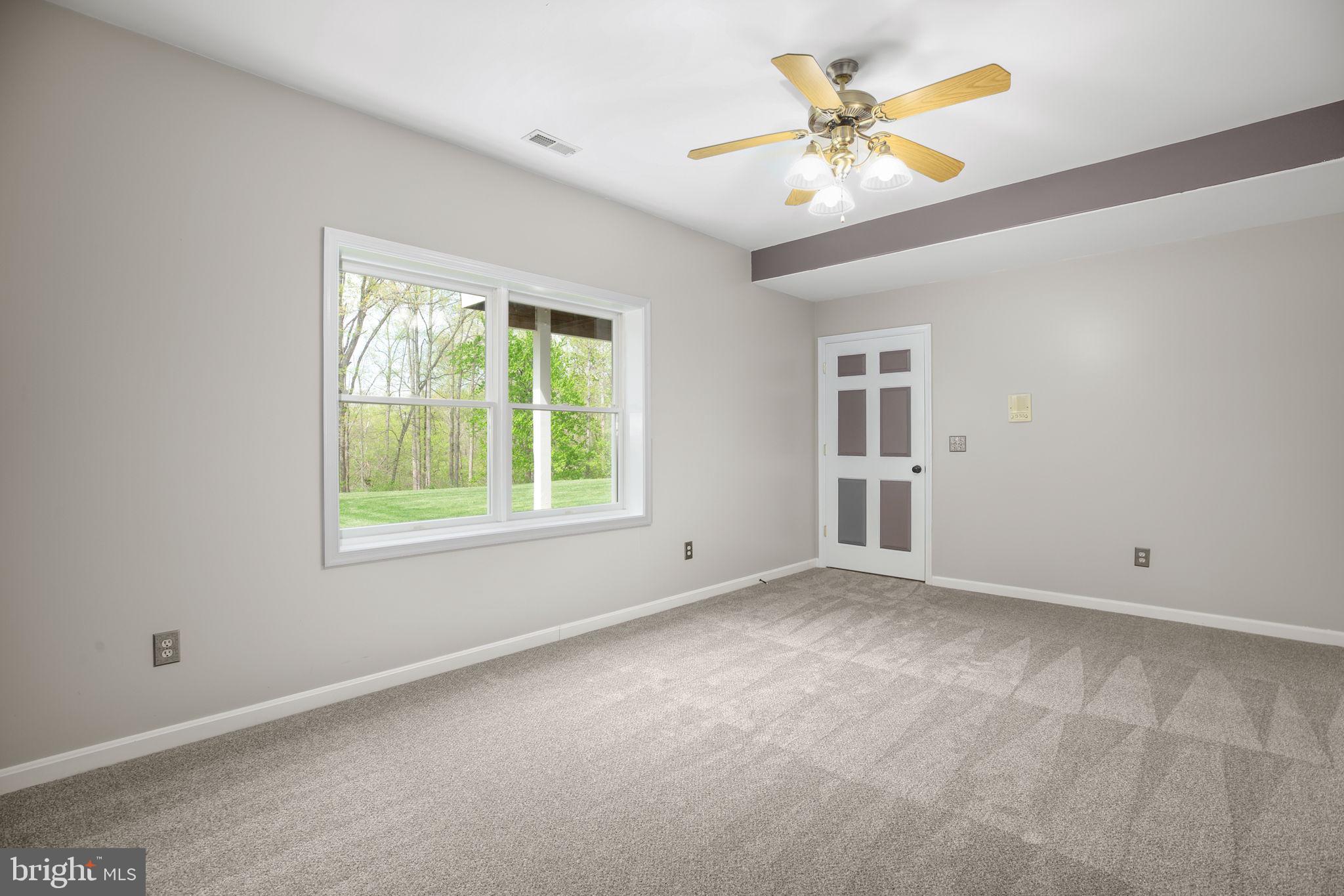 839 QUEEN ANNE DRIVE