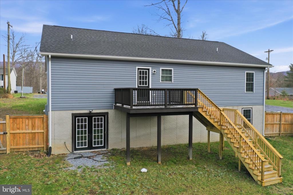 605 WESTERN LANE