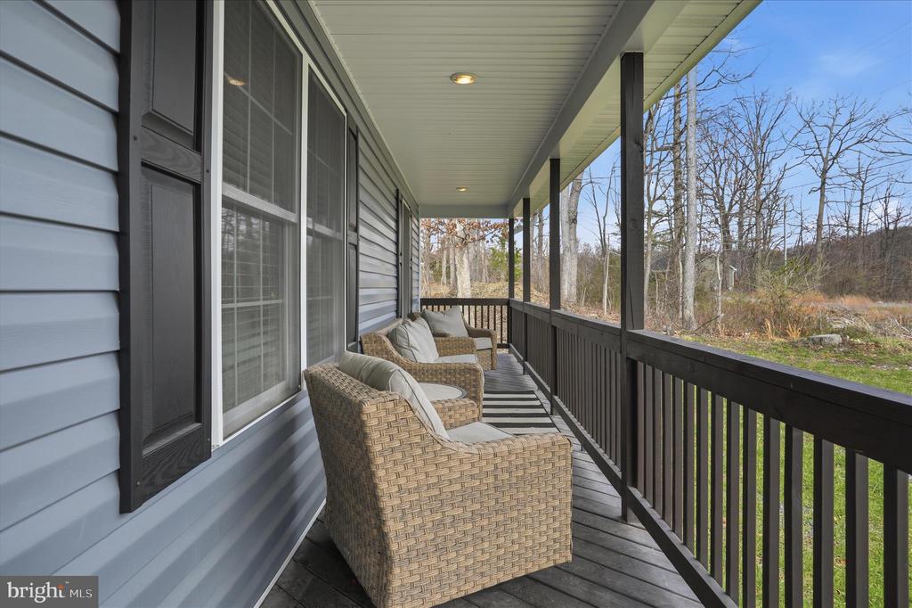 605 WESTERN LANE