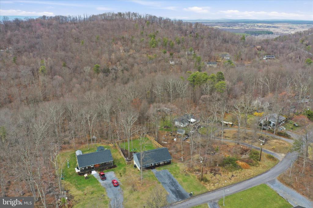 605 WESTERN LANE