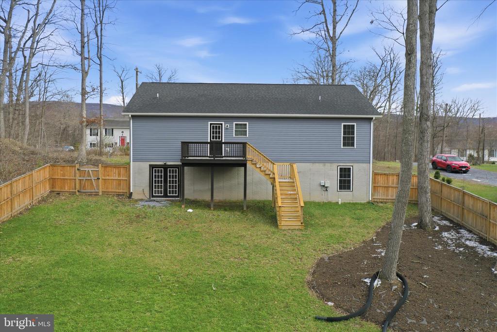 605 WESTERN LANE