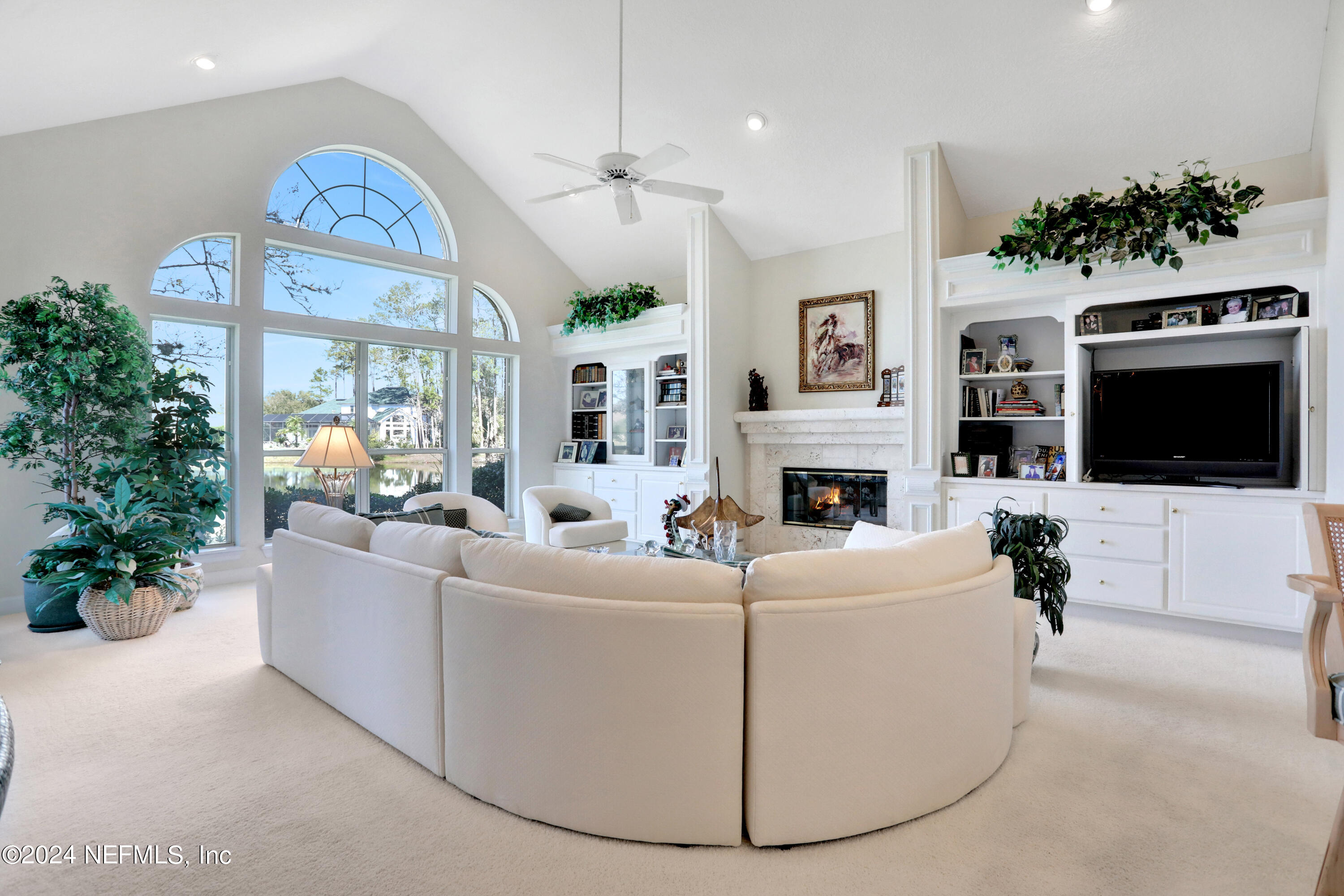 368 S NINE Drive