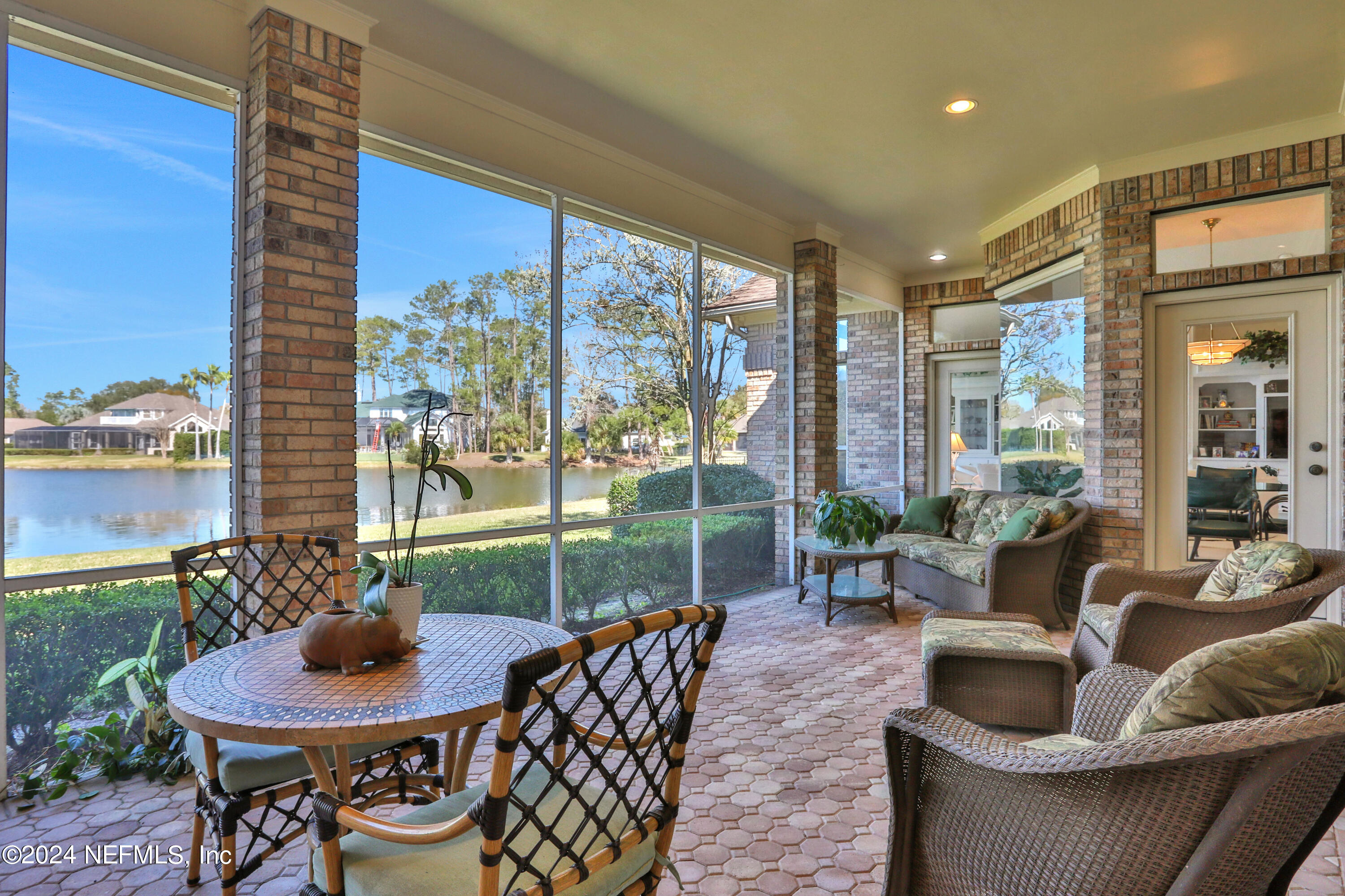 368 S NINE Drive
