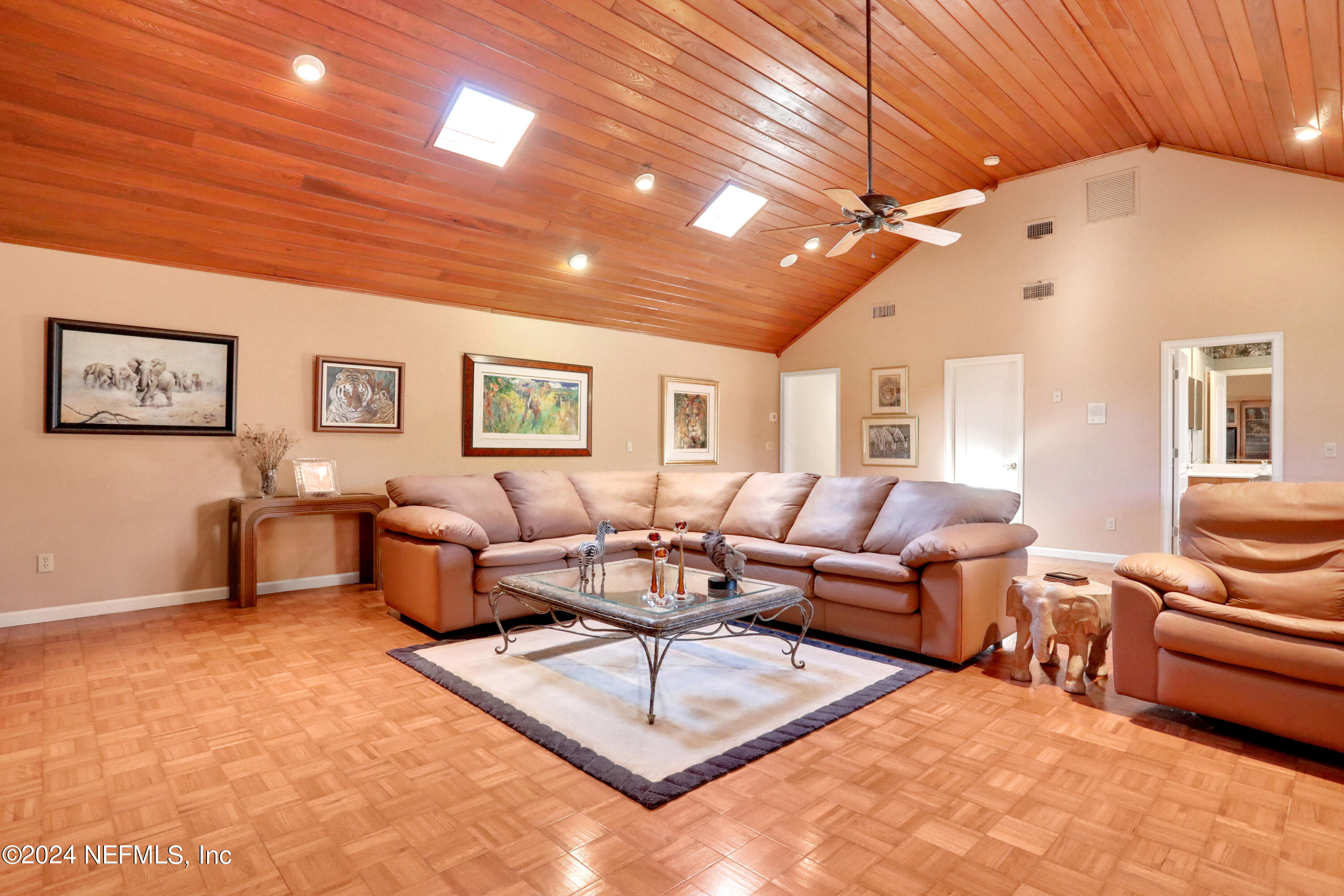368 S NINE Drive