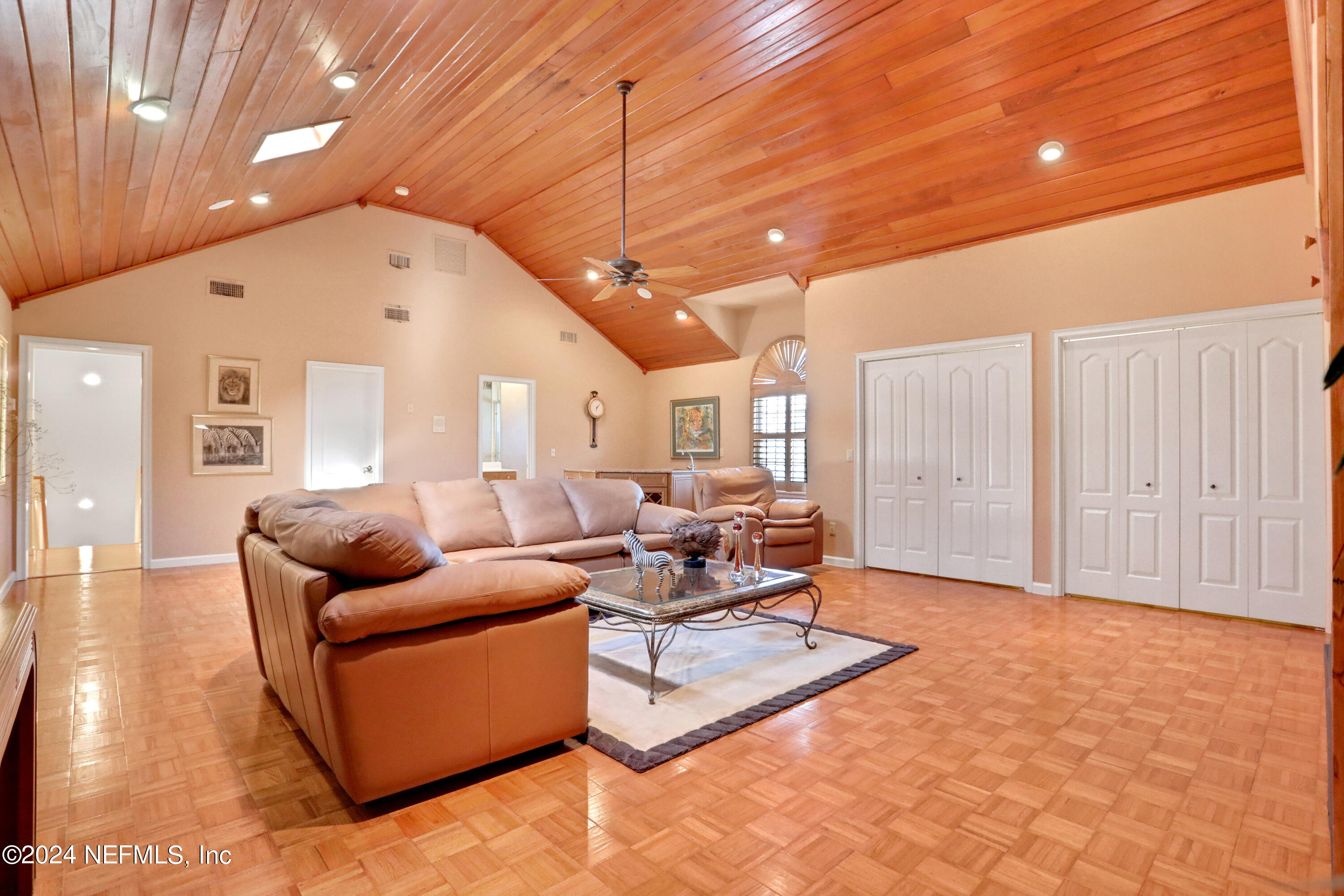368 S NINE Drive