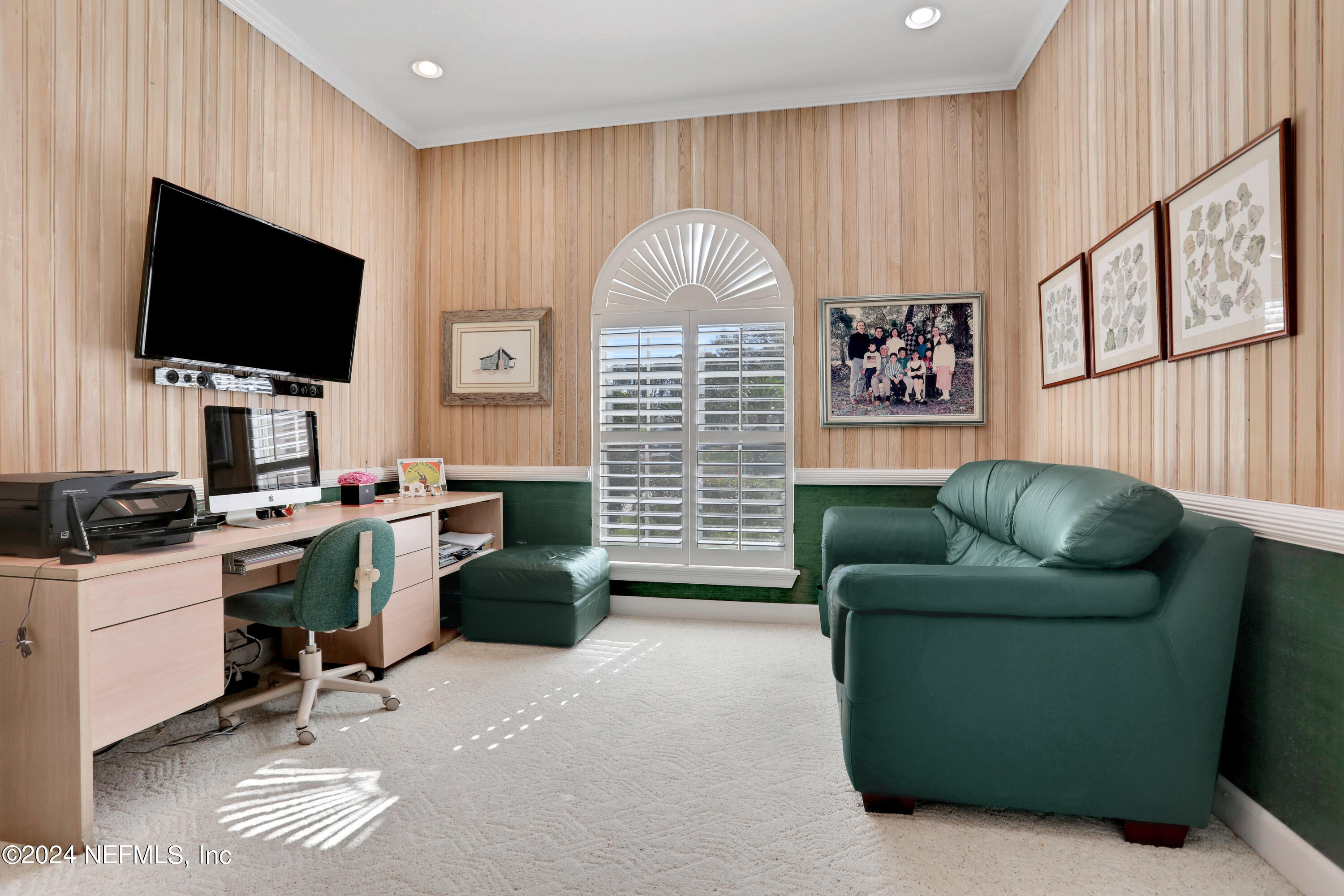 368 S NINE Drive