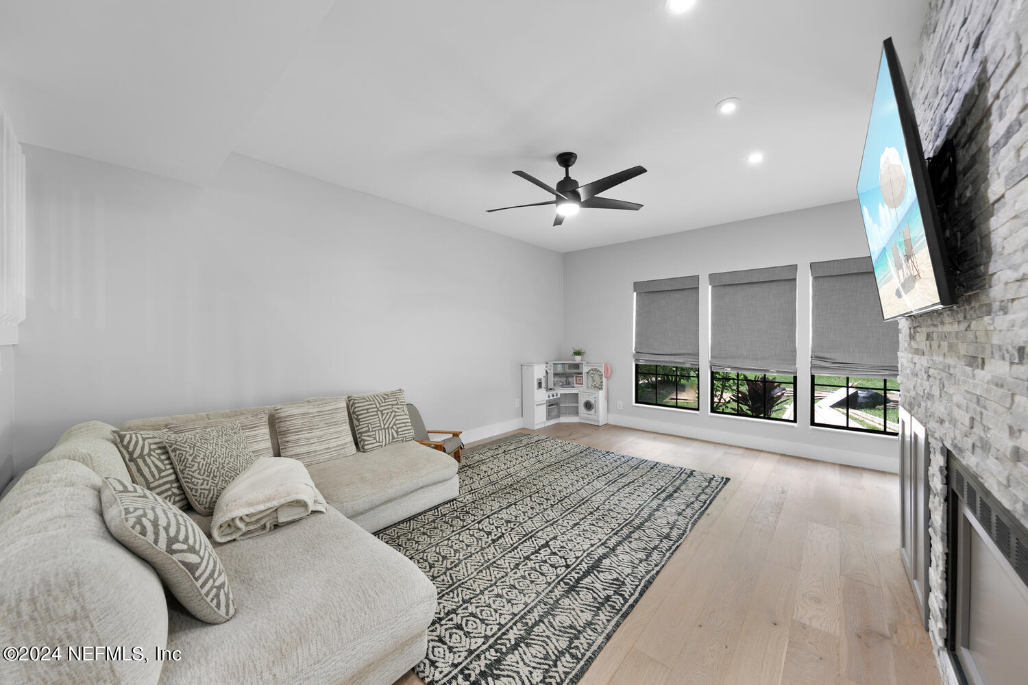 142 WILLOW POND Lane