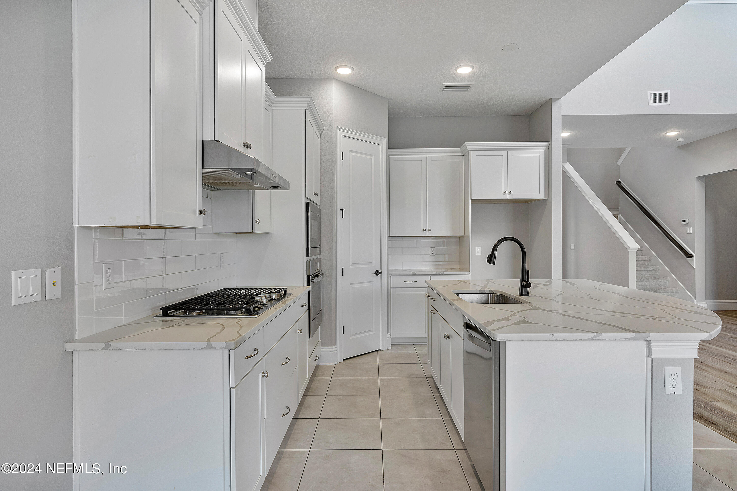 91 FORTRESS Avenue