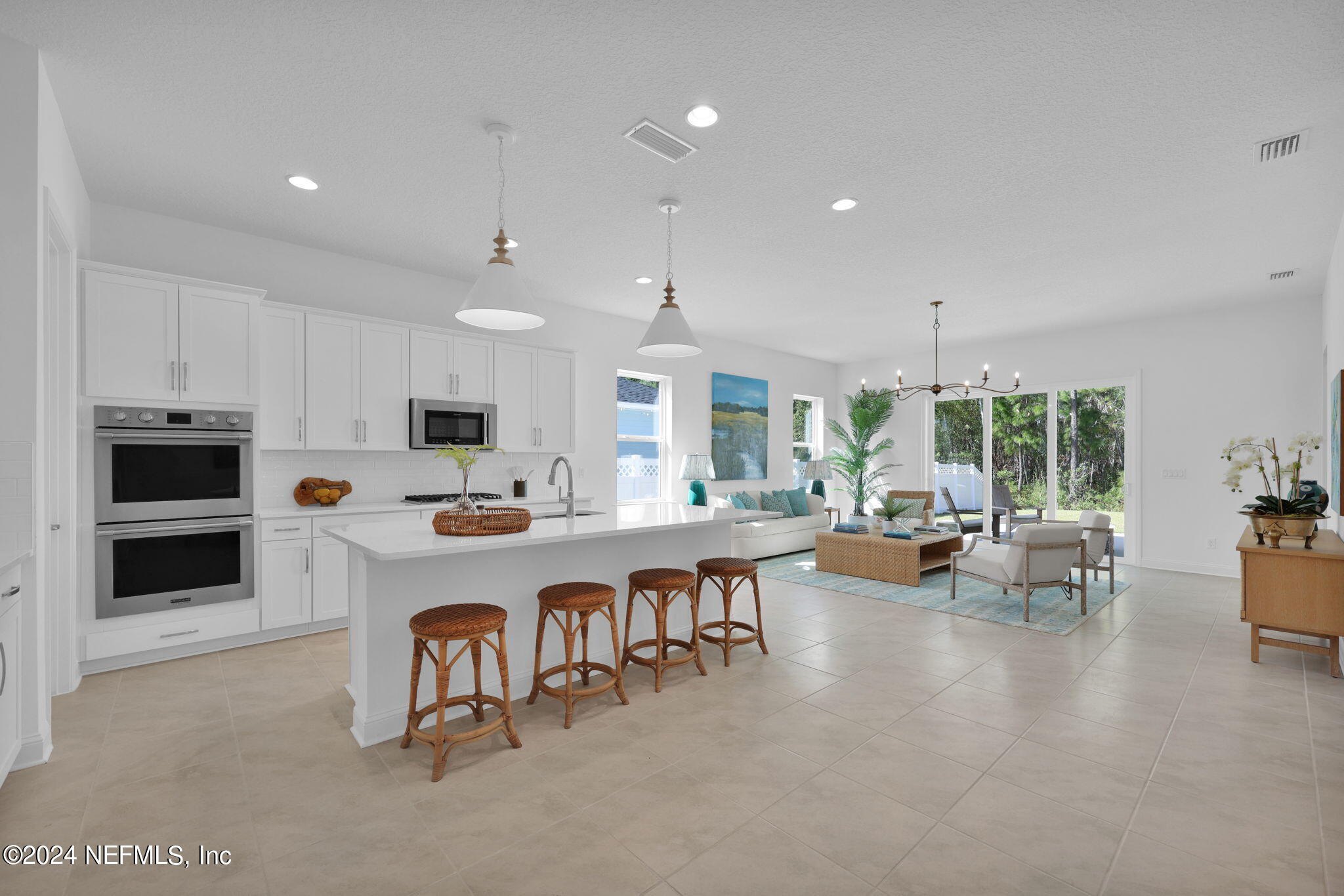 635 OAKLAWN Court