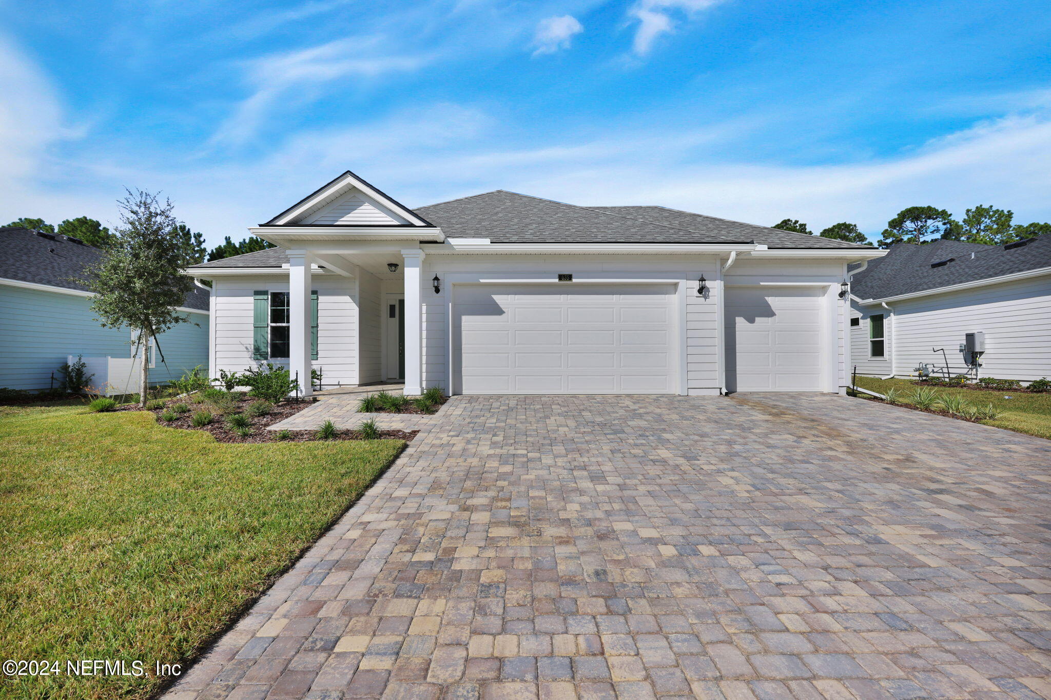 635 OAKLAWN Court