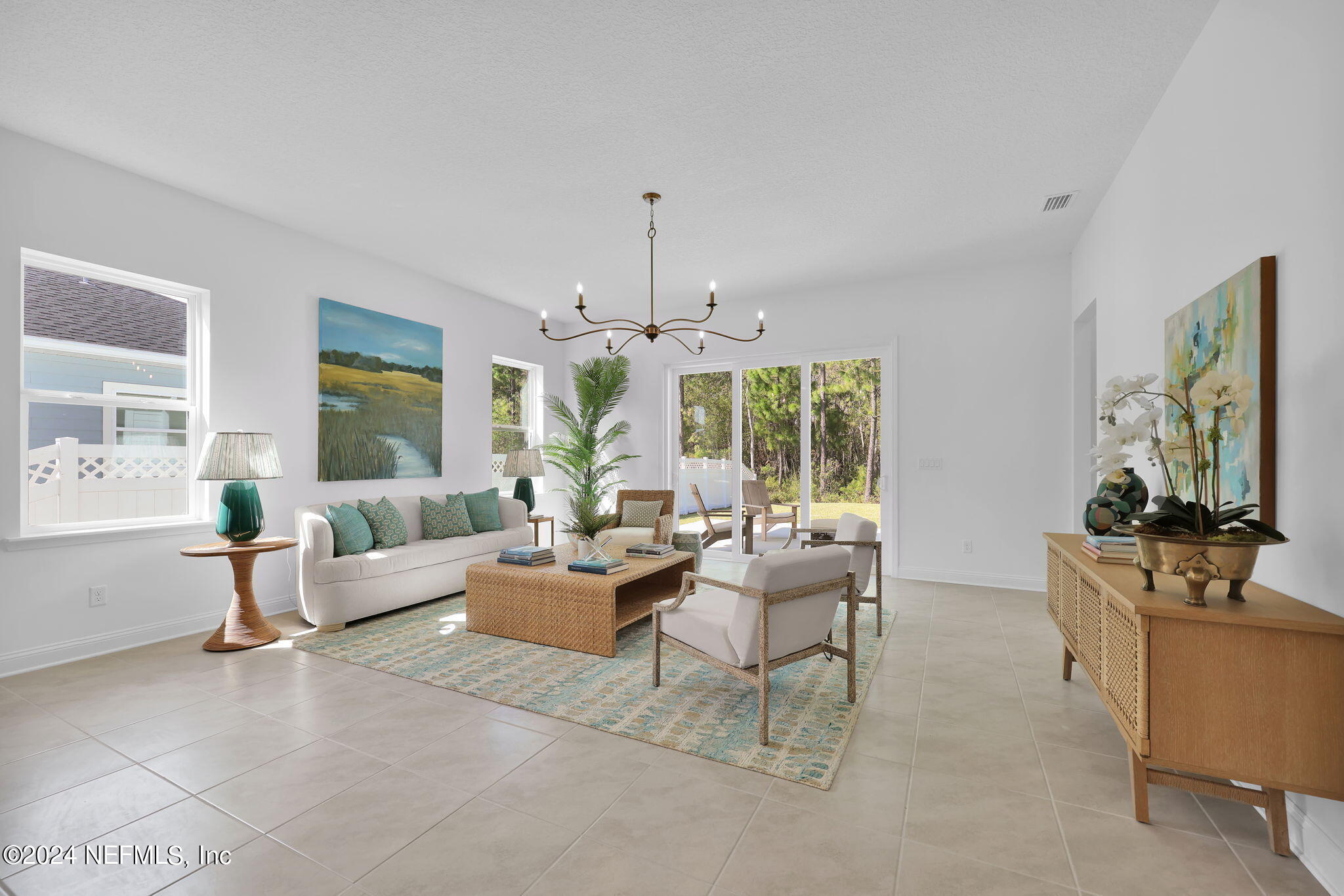 635 OAKLAWN Court