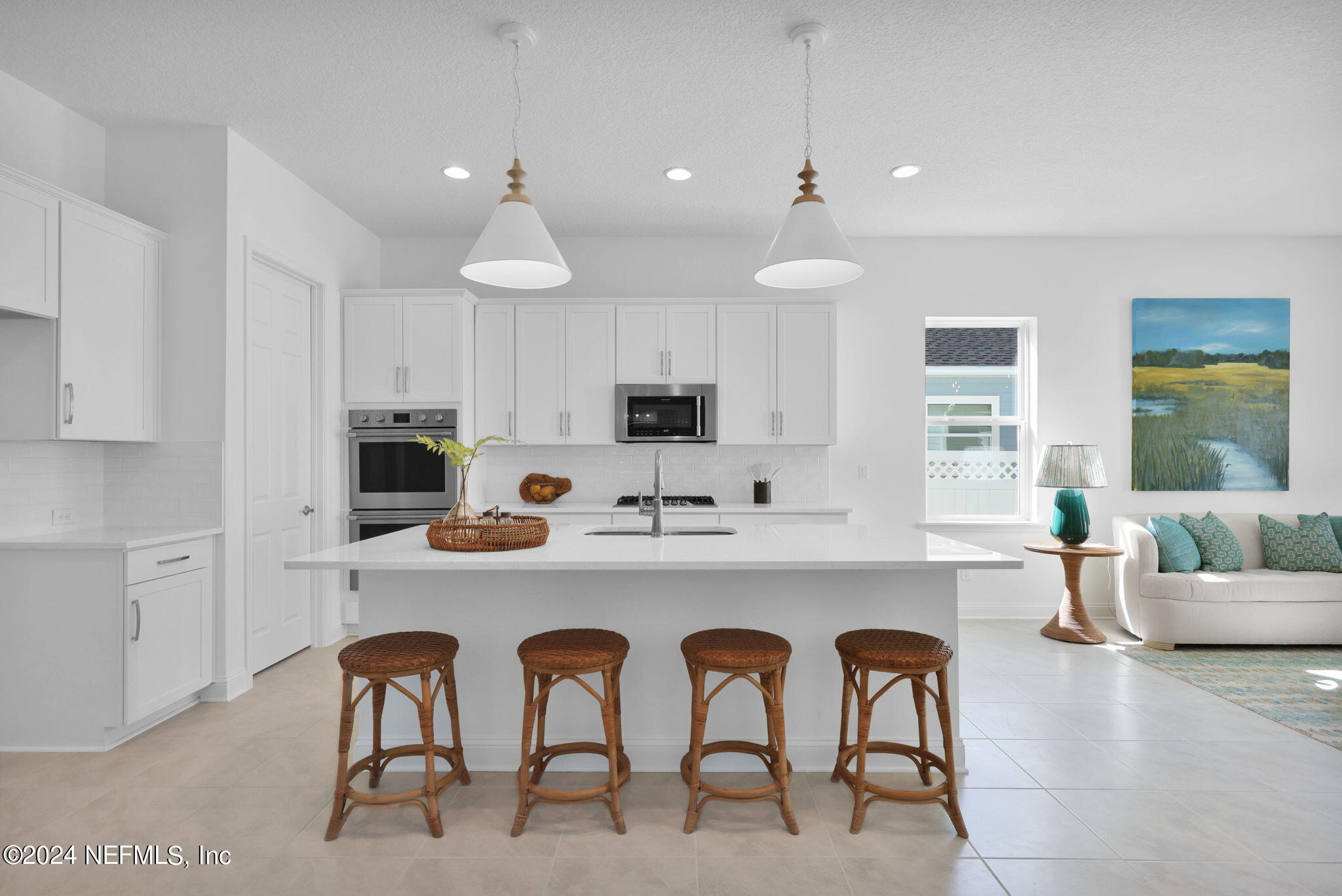 635 OAKLAWN Court