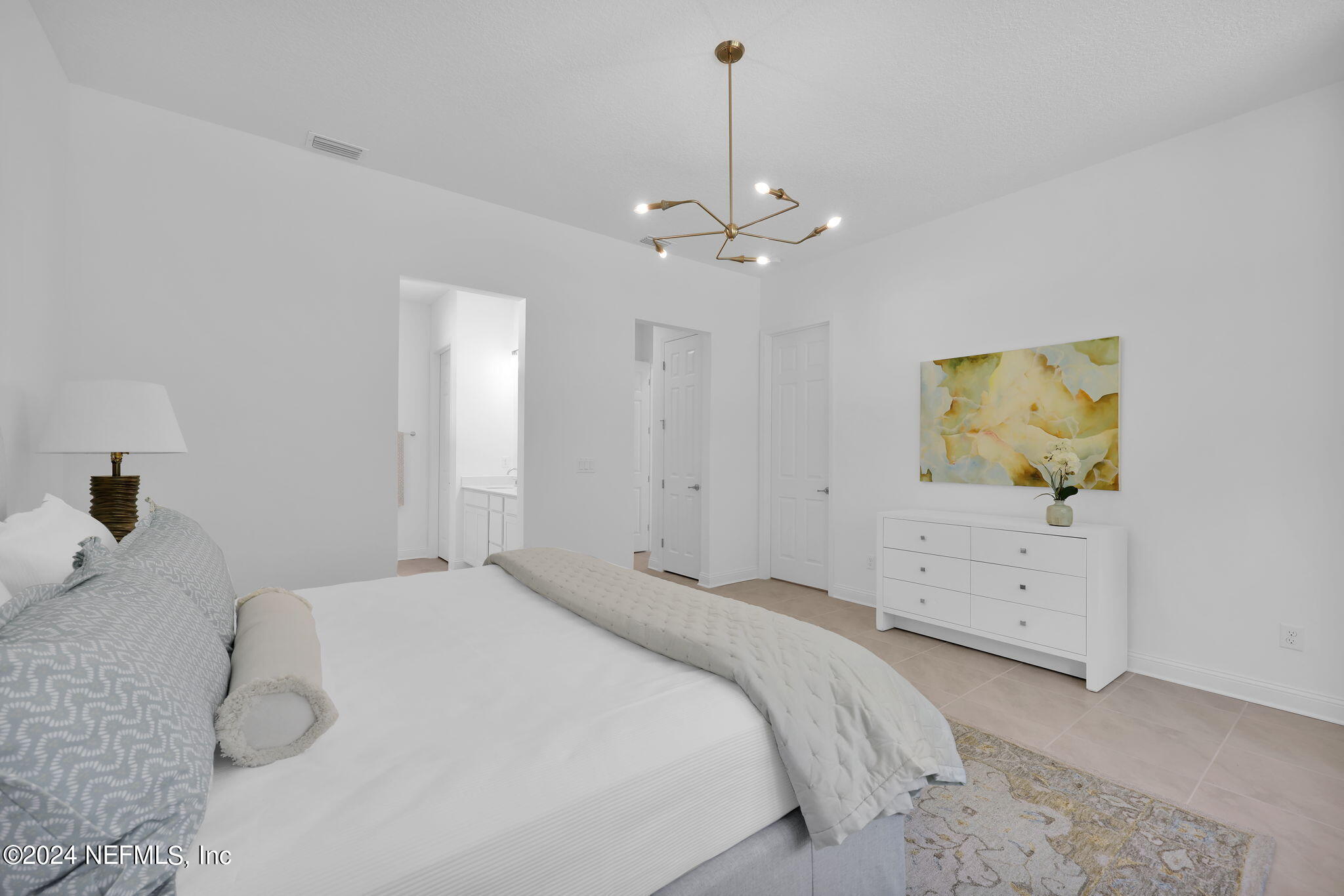 635 OAKLAWN Court