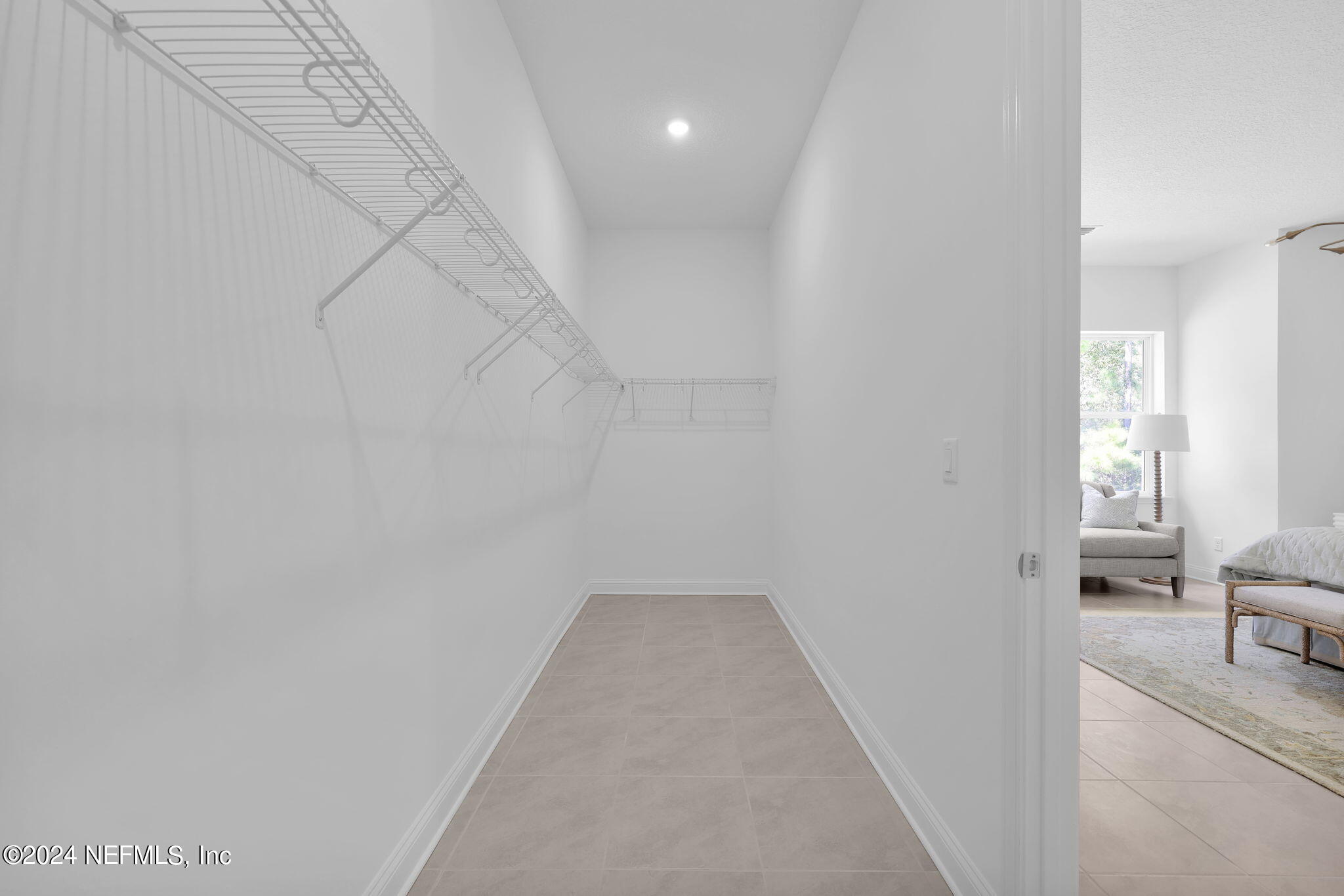 635 OAKLAWN Court