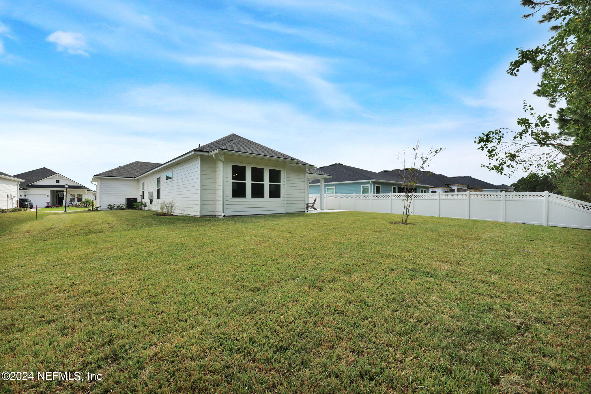 635 OAKLAWN Court