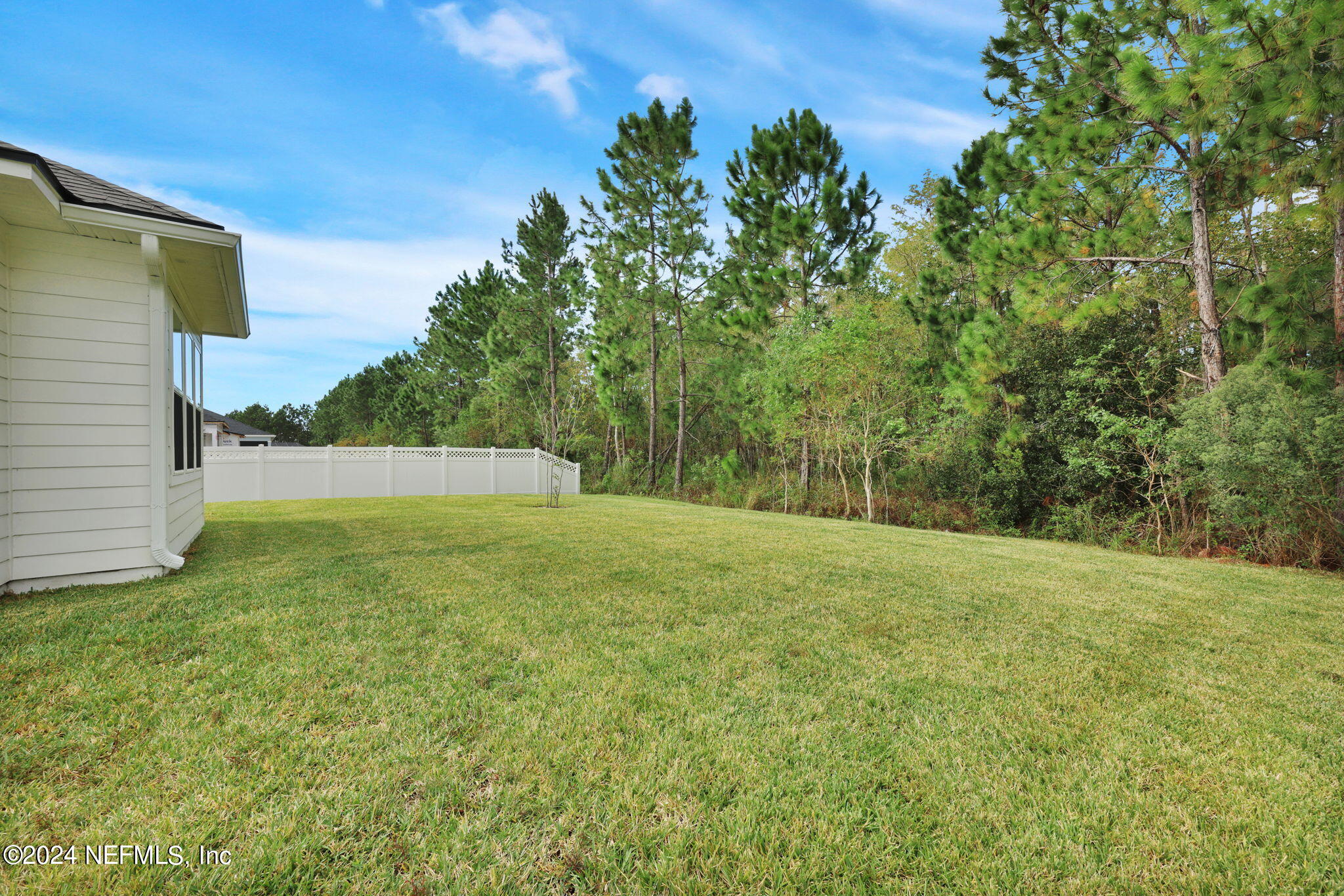 635 OAKLAWN Court