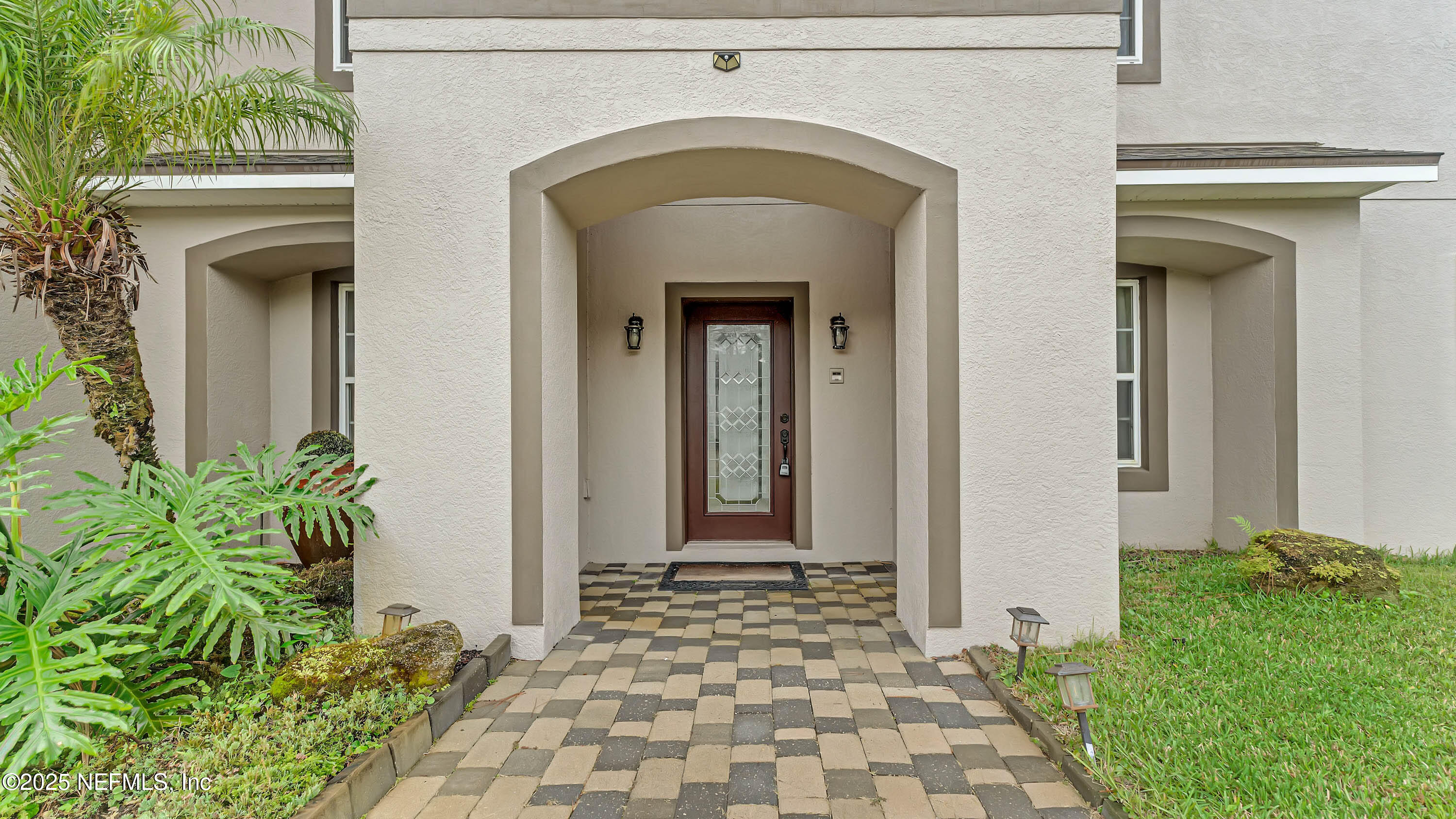 250 ESMERALDA Road