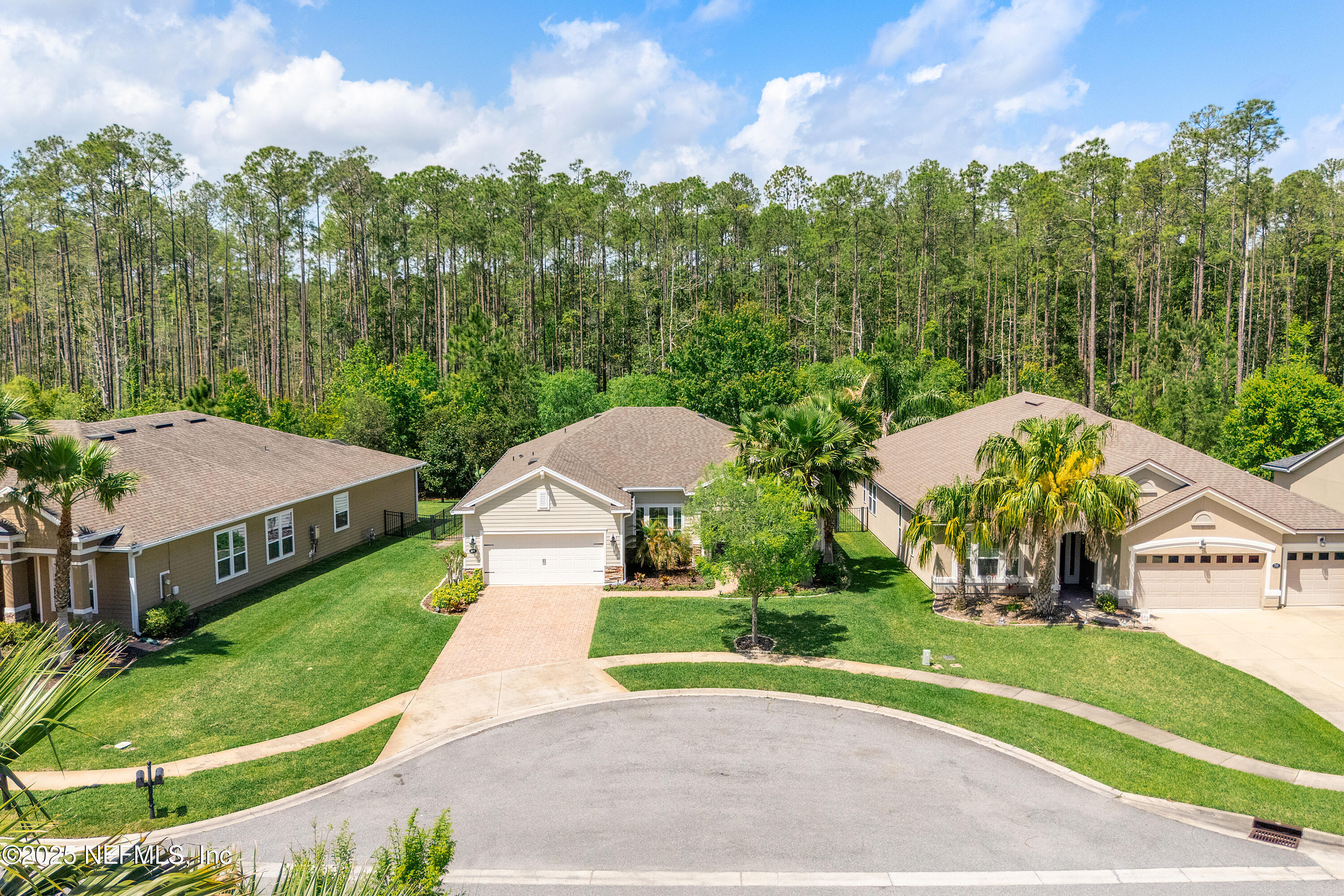 699 Aspen Leaf Drive