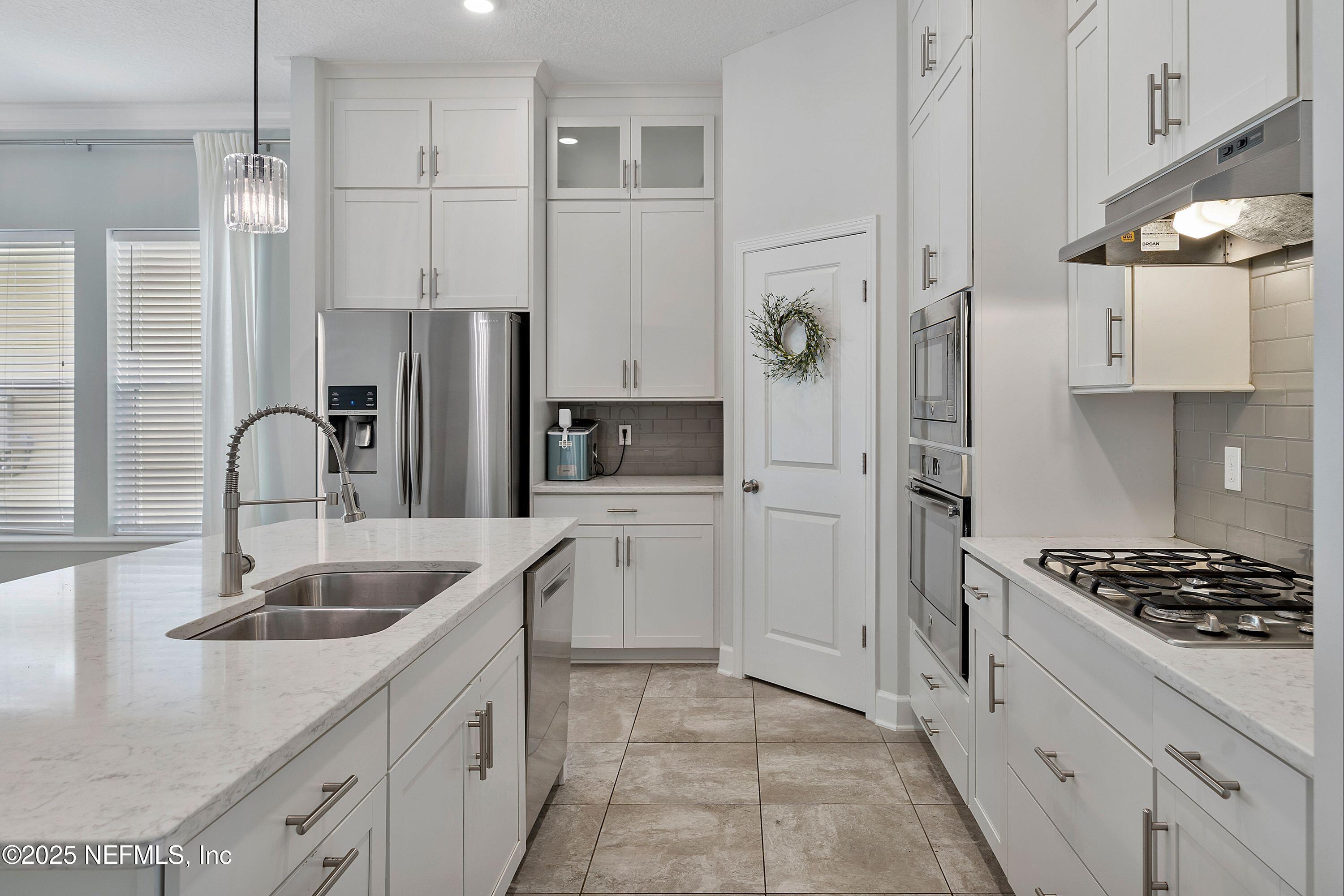 150 WHISPER ROCK Drive