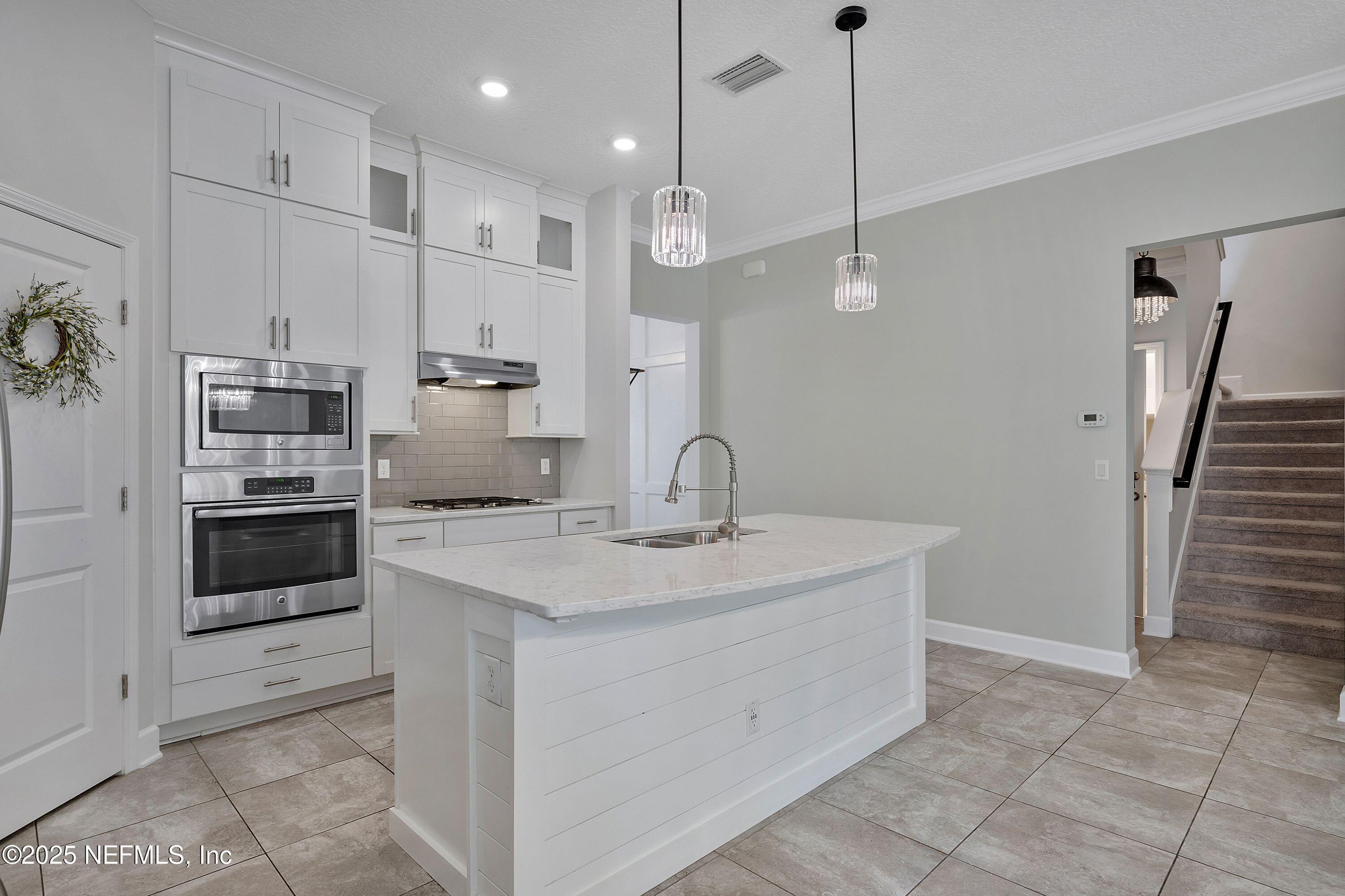 150 WHISPER ROCK Drive