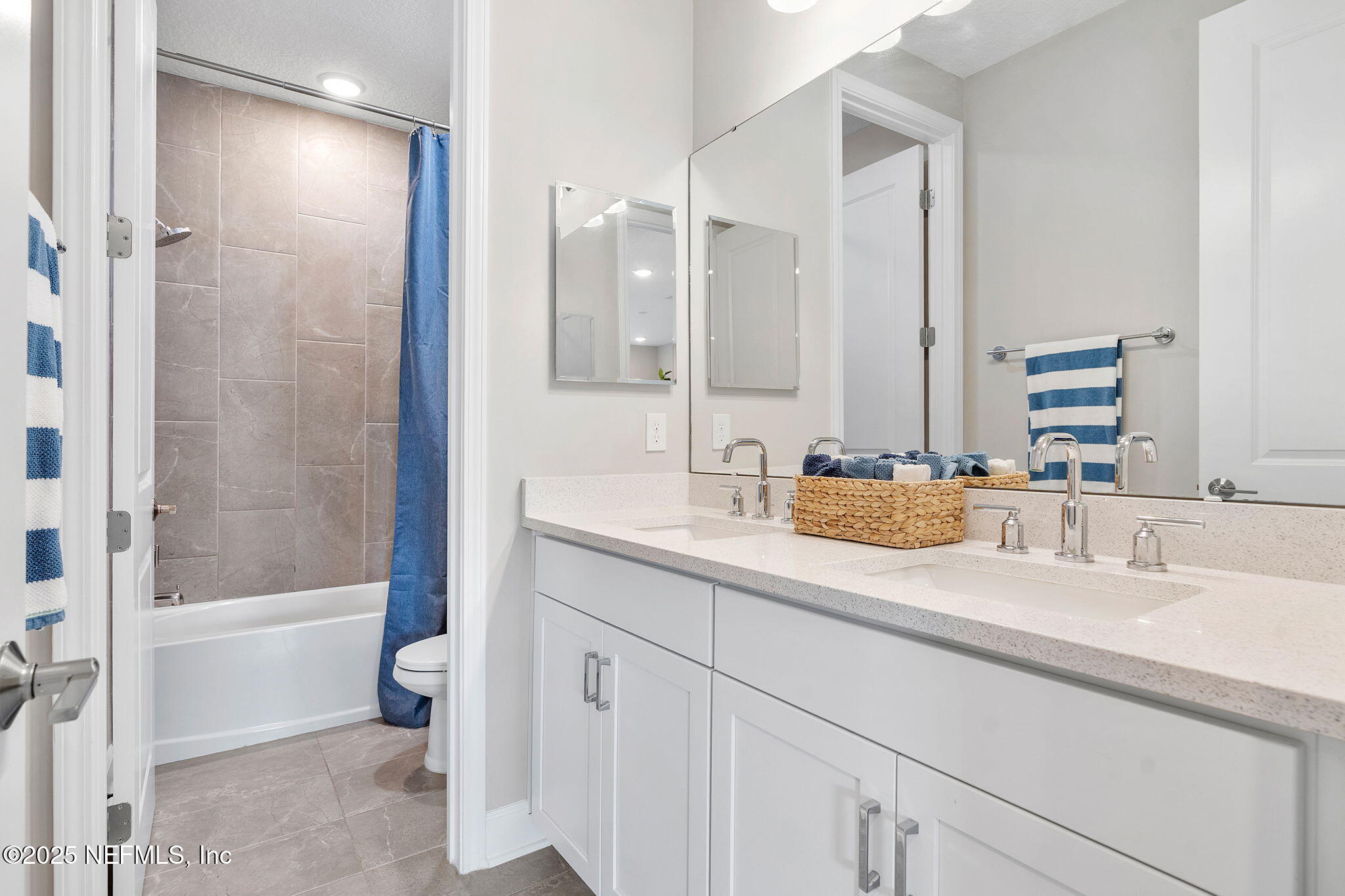 695 PALM CREST Drive