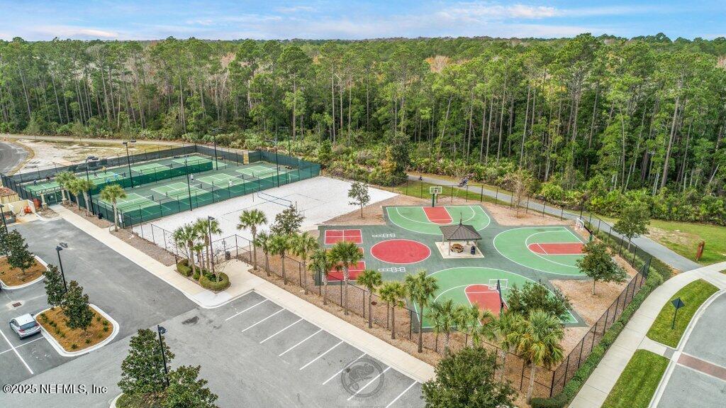 695 PALM CREST Drive