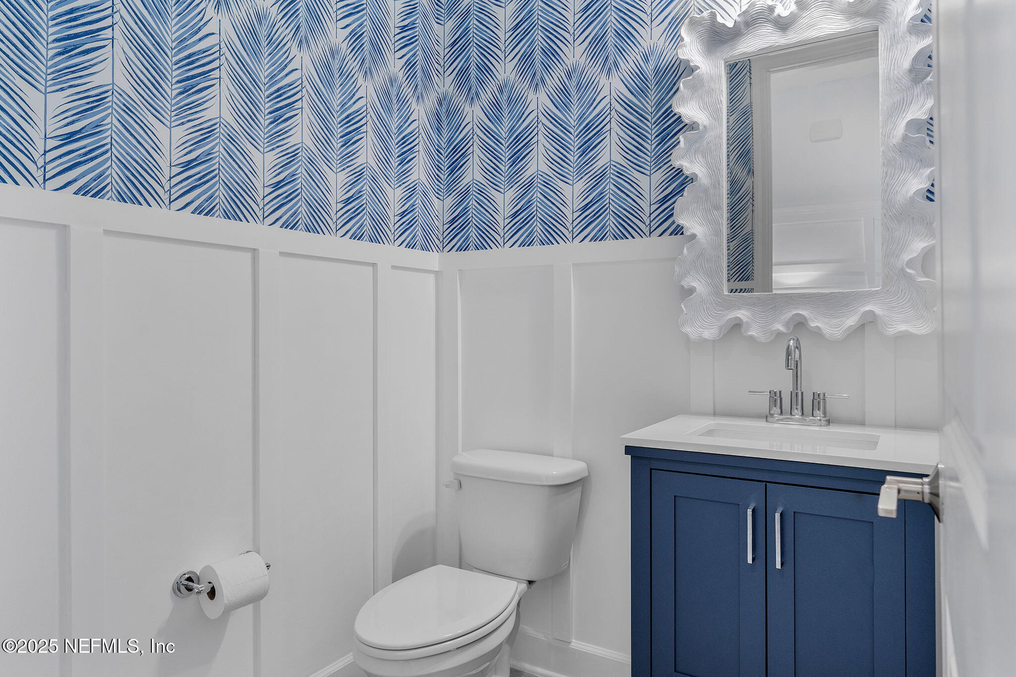 695 PALM CREST Drive