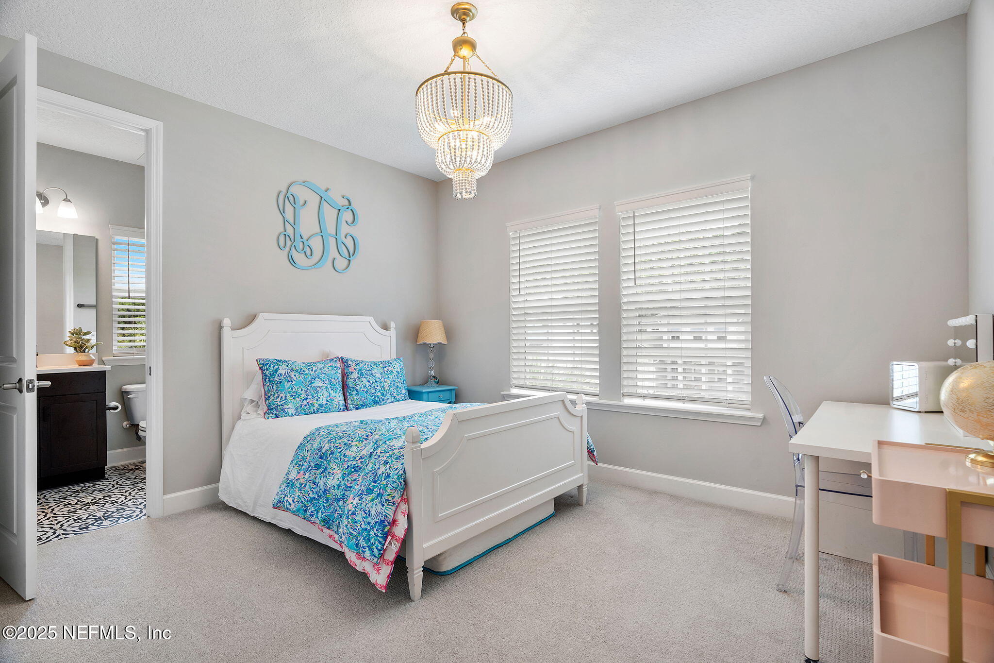 695 PALM CREST Drive