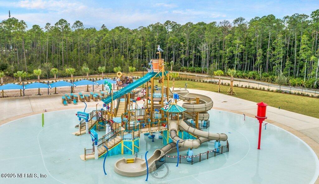 695 PALM CREST Drive