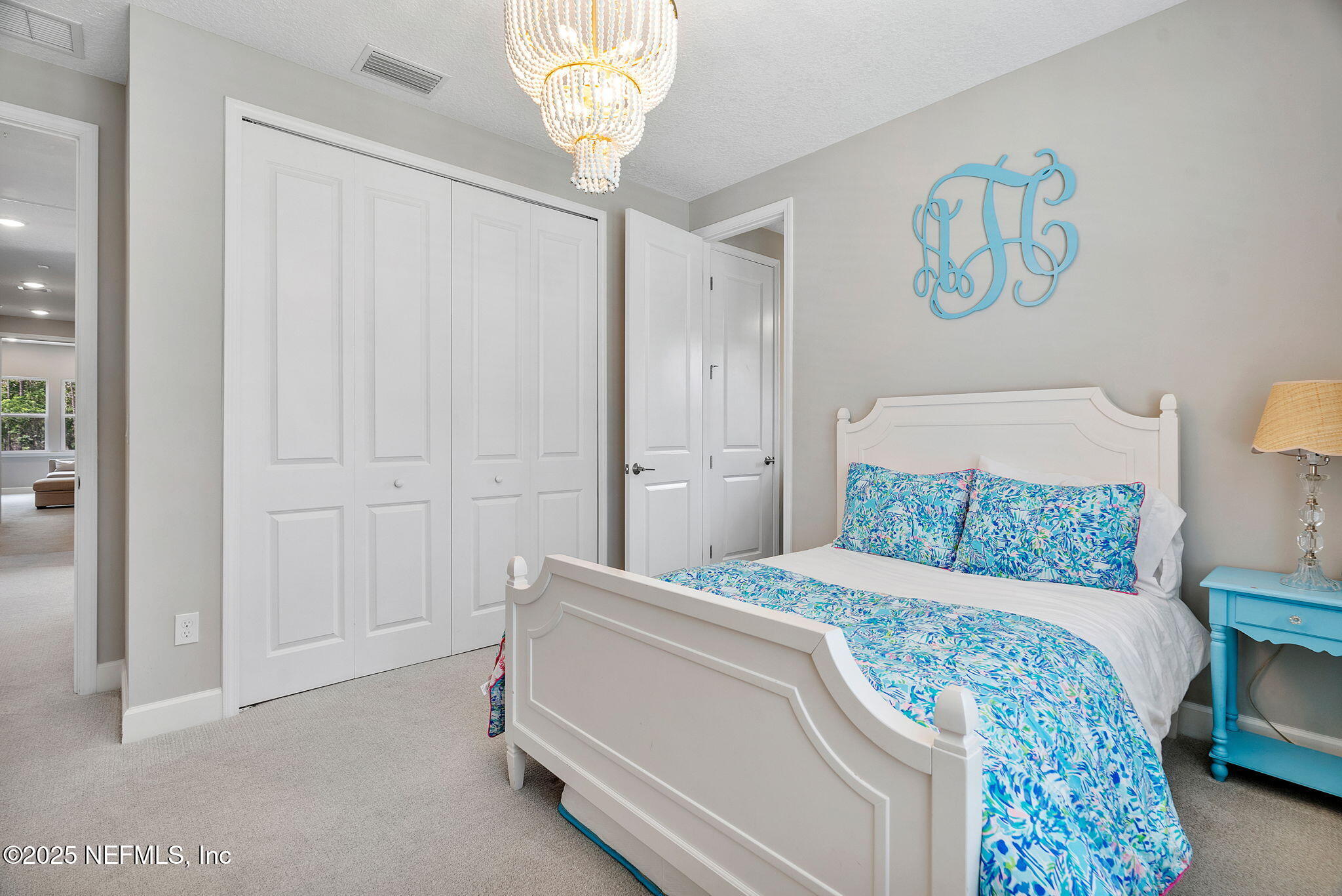 695 PALM CREST Drive