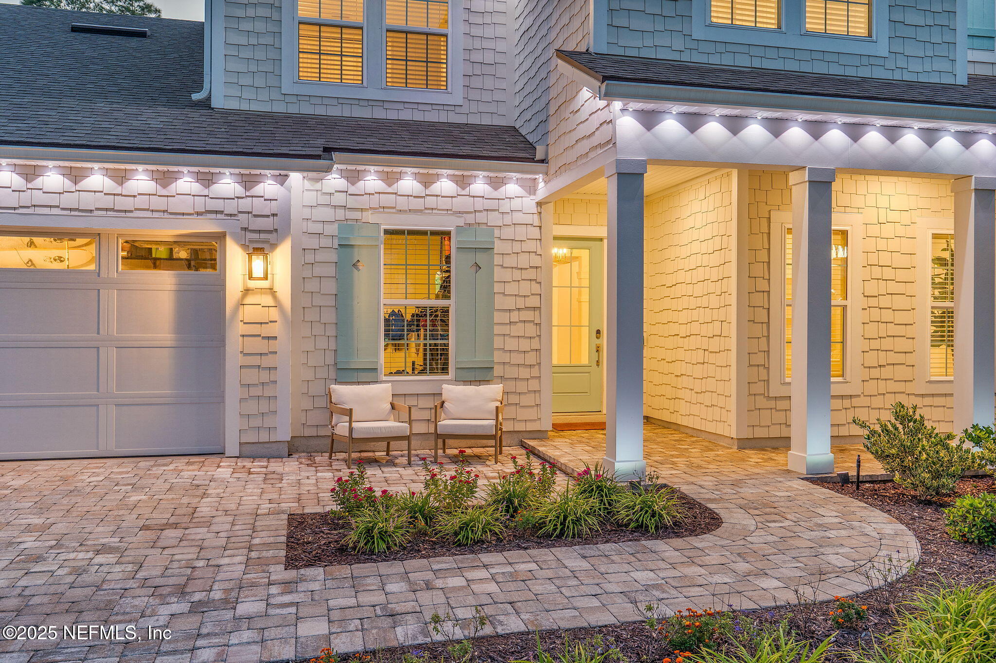 695 PALM CREST Drive