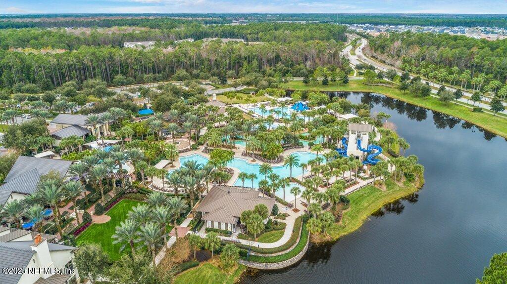 695 PALM CREST Drive