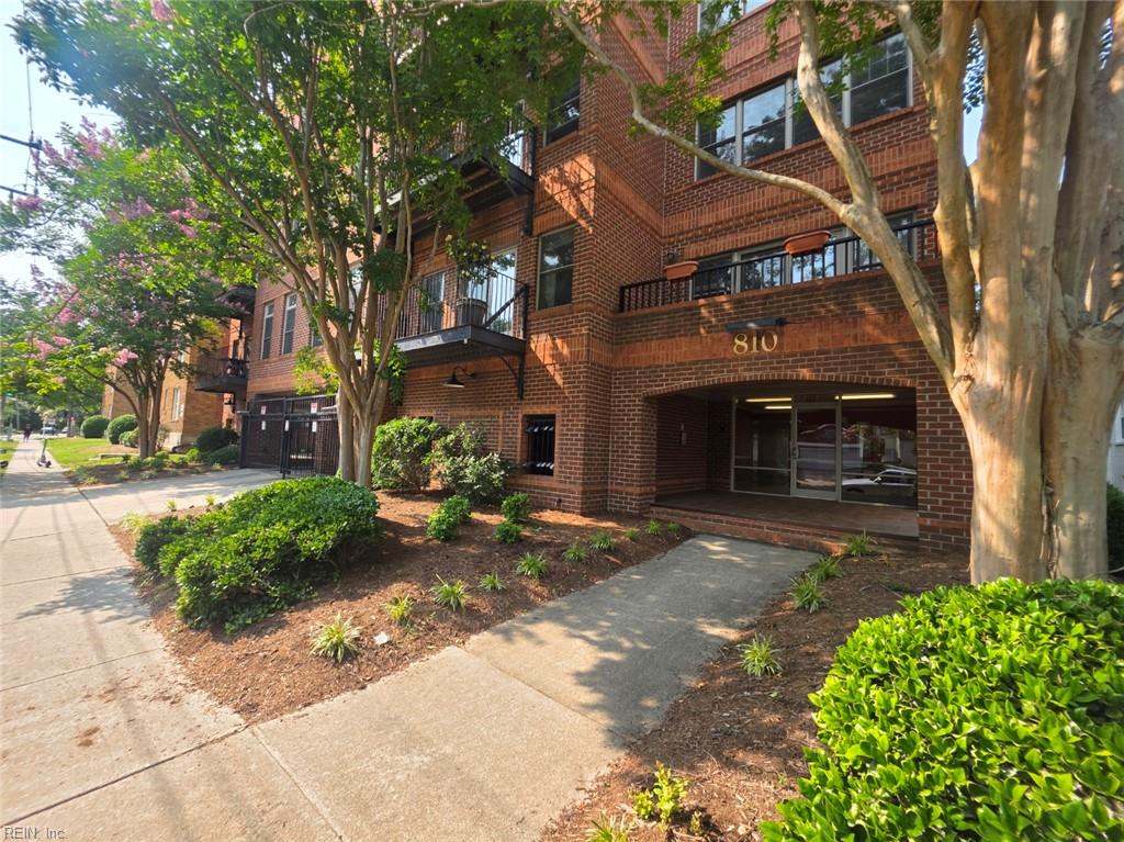 810 W Princess Anne RD 404