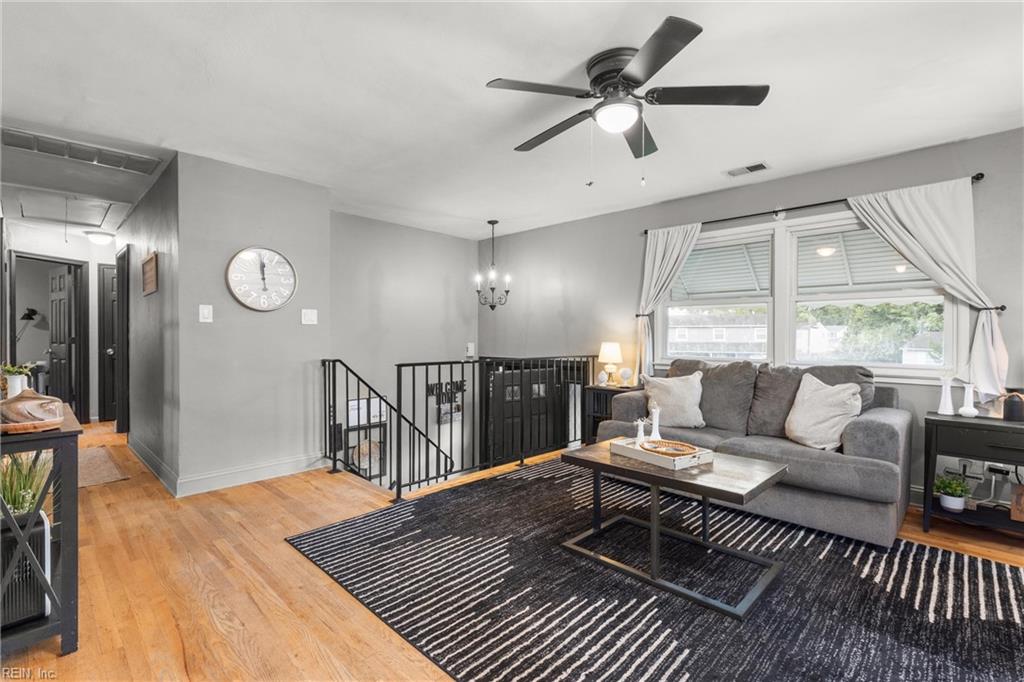 705 Coach House CT