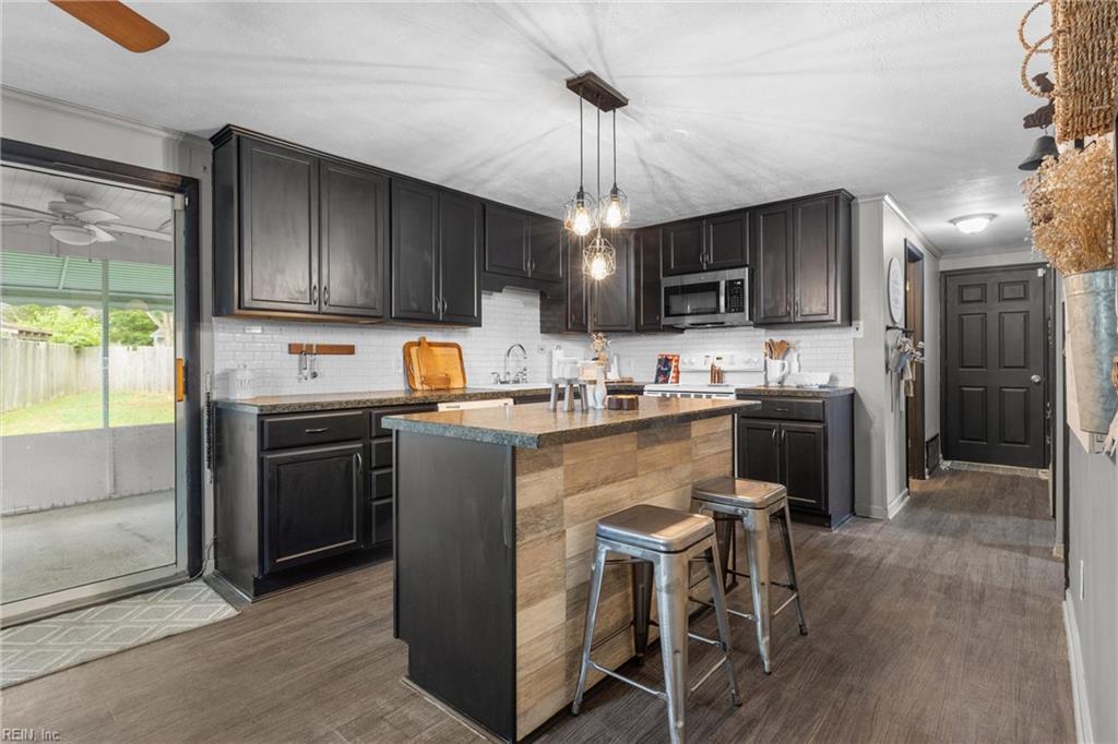705 Coach House CT