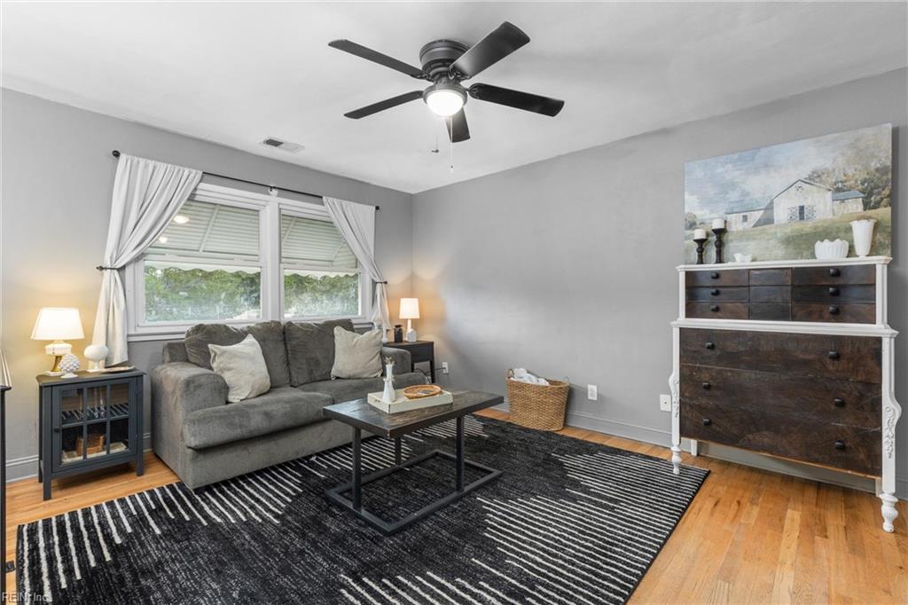 705 Coach House CT