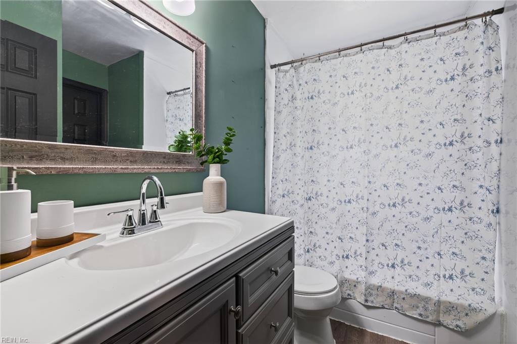 705 Coach House CT