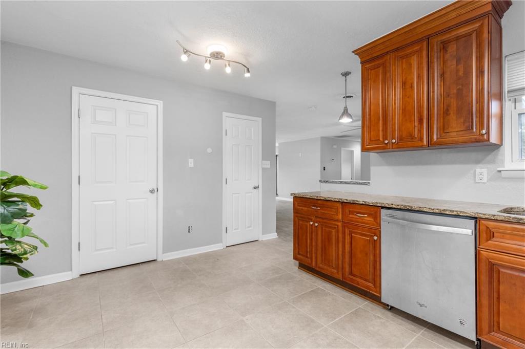 212 Cortland LN