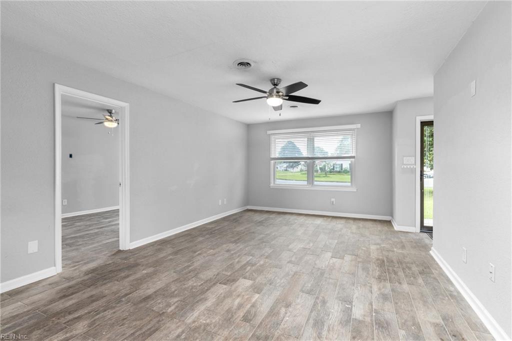 212 Cortland LN