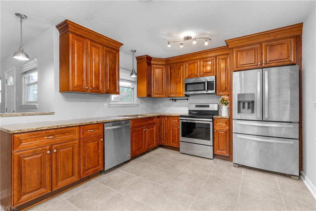 212 Cortland LN