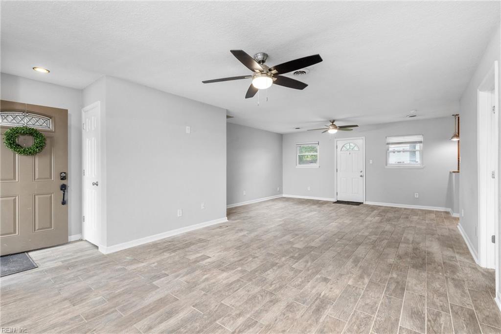 212 Cortland LN