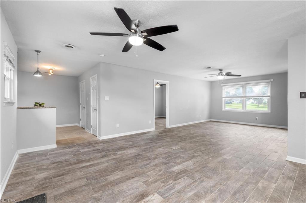 212 Cortland LN