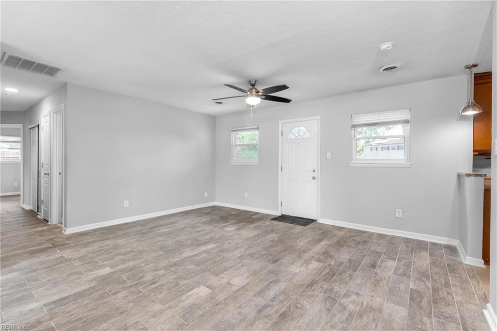 212 Cortland LN