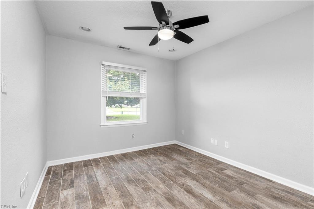 212 Cortland LN