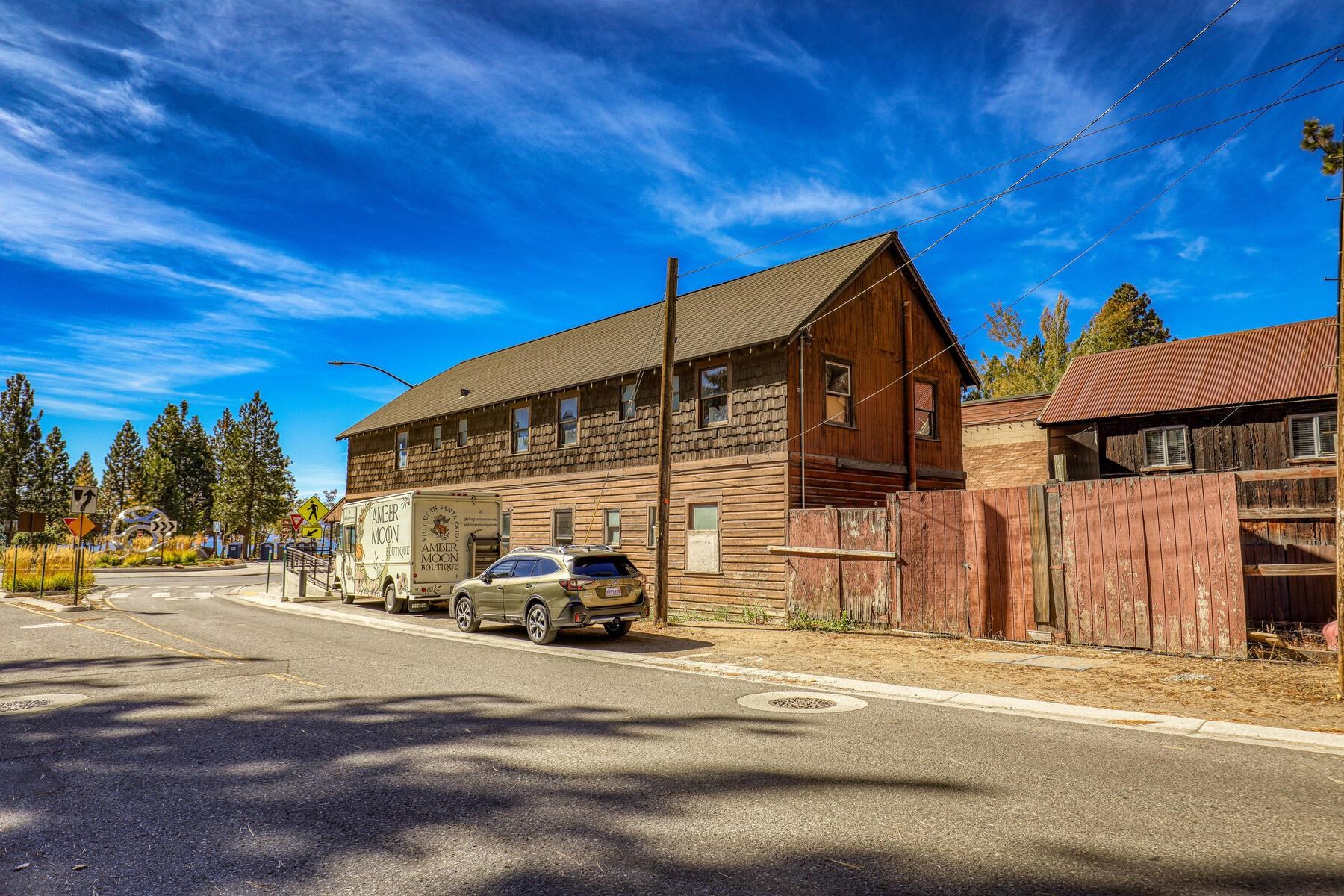 8399 North Lake Boulevard