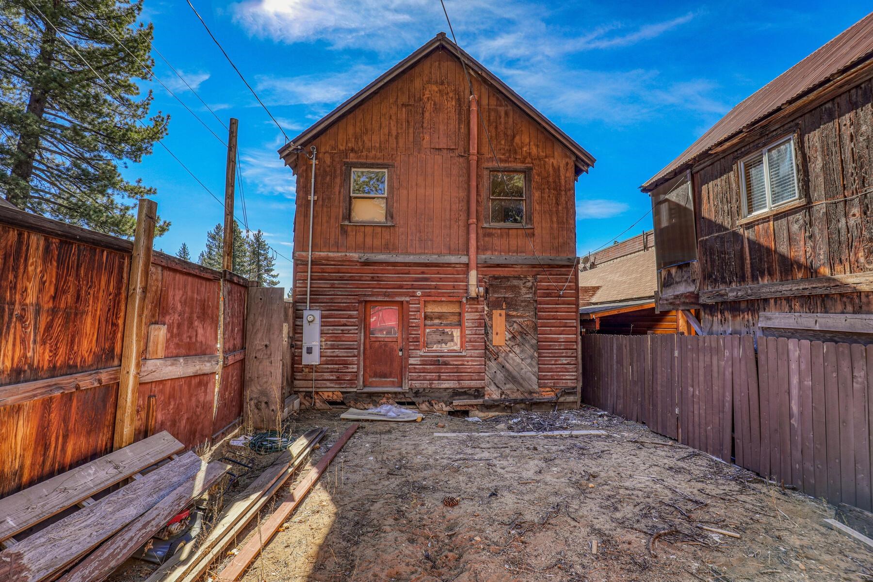 8399 North Lake Boulevard