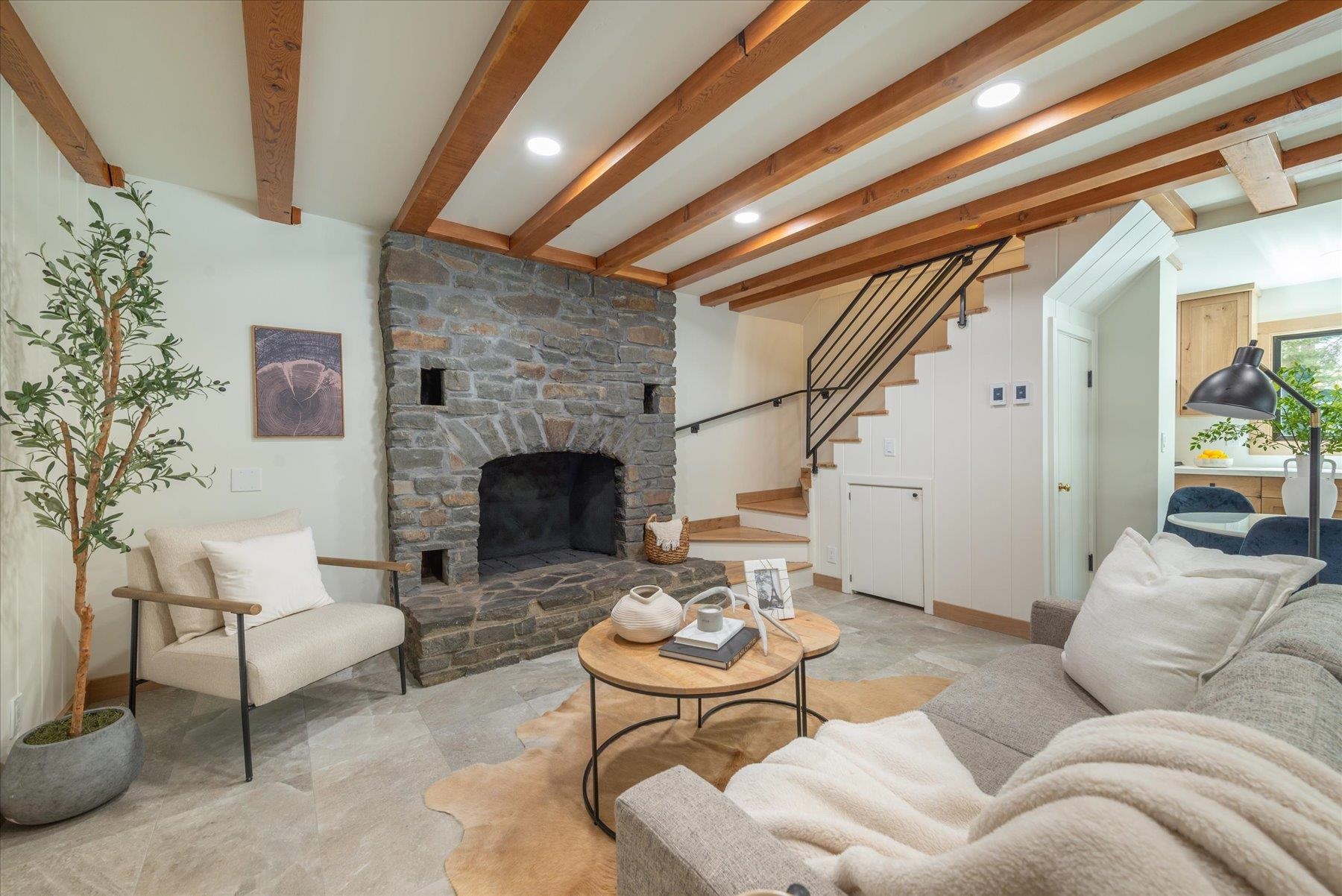 290 Agate Road